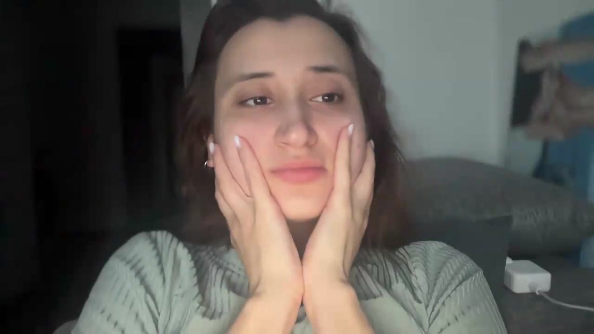 Gallery image thumbnail from Kendal_sweet's myfreecams stream on, 05/17/2026, 18:55 image 5 of 20