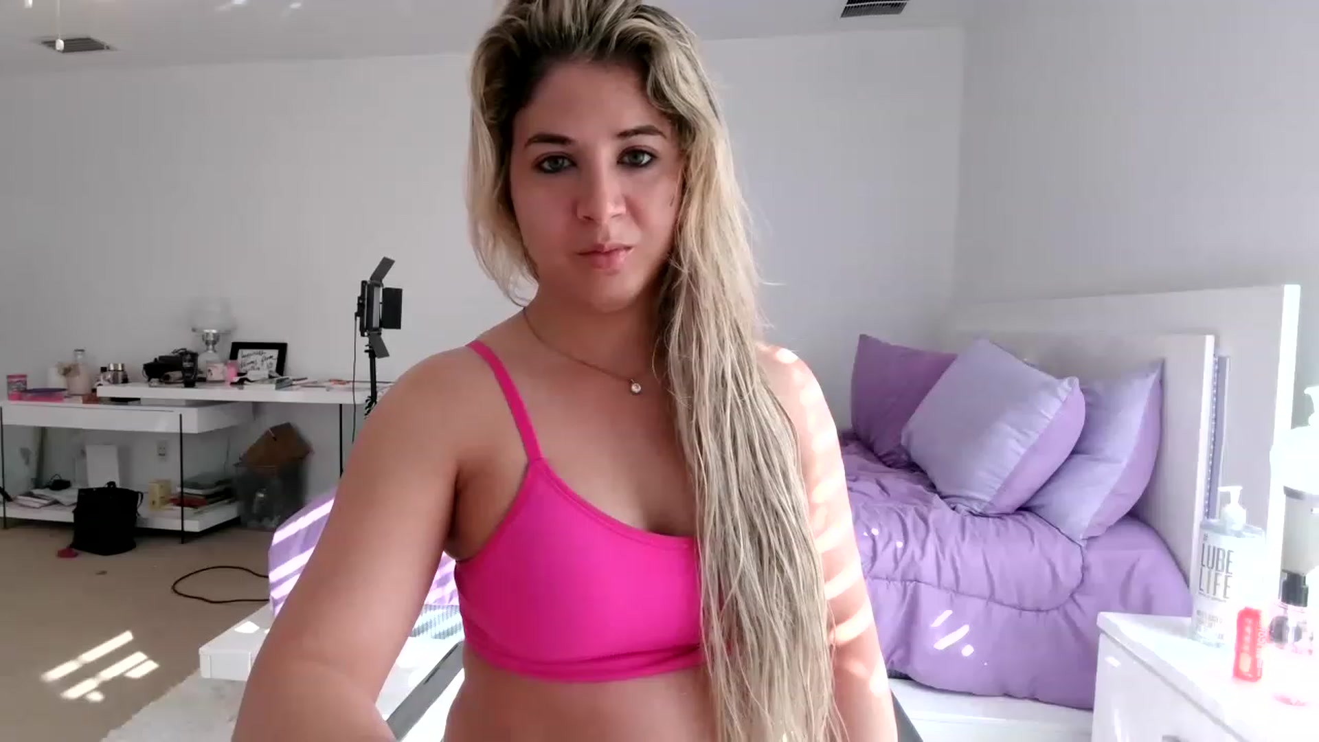 Gallery image thumbnail from KendallK1's myfreecams stream on, 02/19/2023, 21:24 image 8 of 20