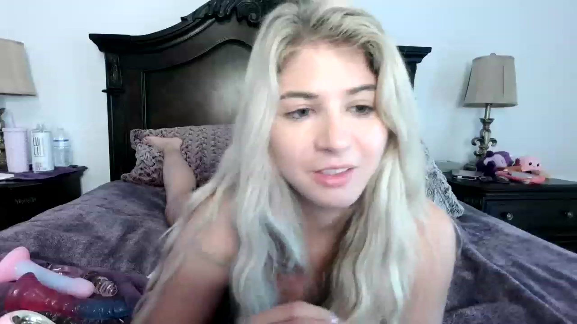 Gallery image thumbnail from KendallK1's myfreecams stream on, 04/07/2023, 18:31 image 6 of 20