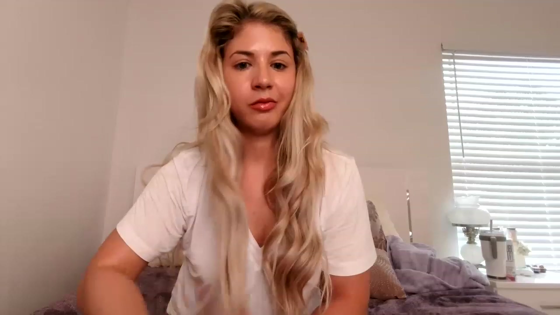 Gallery image thumbnail from KendallK1's myfreecams stream on, 04/09/2023, 21:05 image 12 of 20