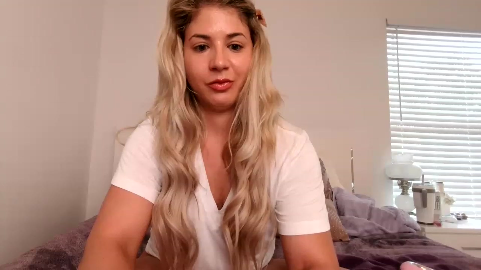 Gallery image thumbnail from KendallK1's myfreecams stream on, 04/09/2023, 21:05 image 4 of 20