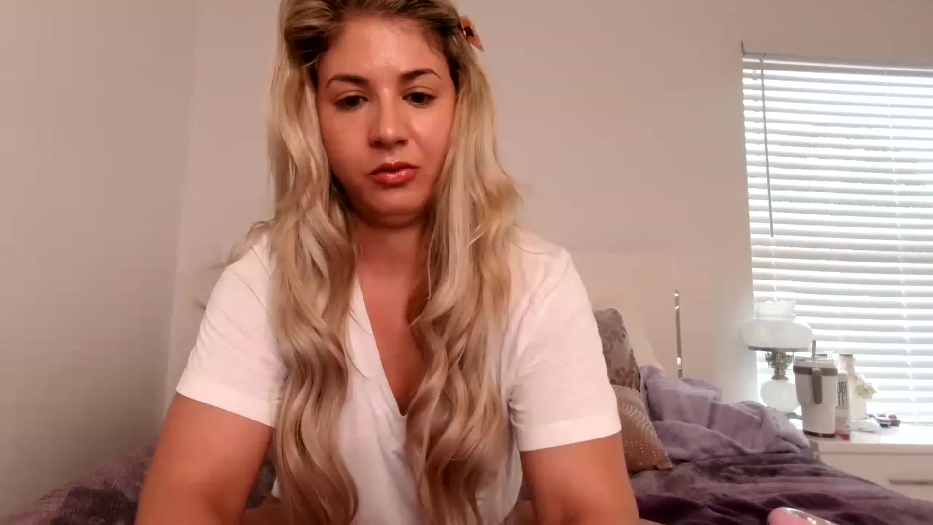 Gallery image thumbnail from KendallK1's myfreecams stream on, 04/09/2023, 21:05 image 13 of 20