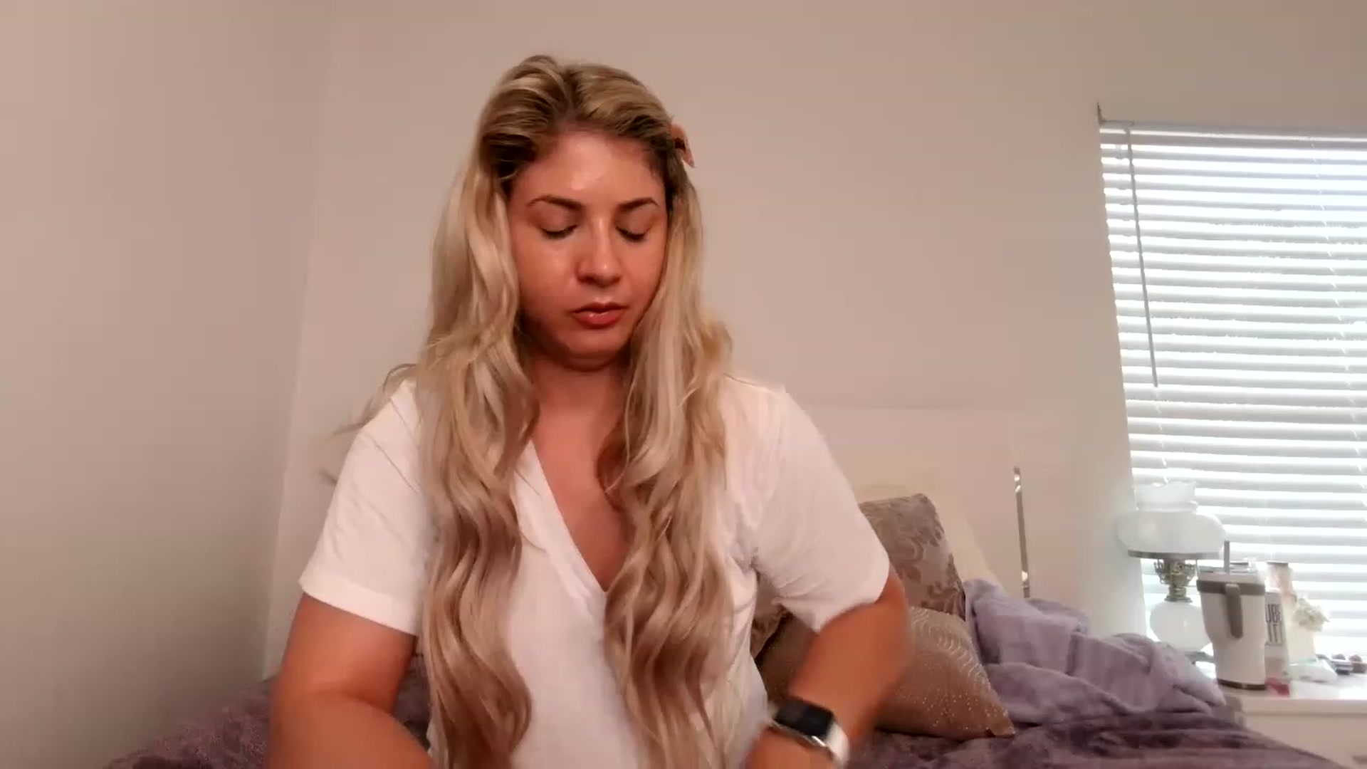 Gallery image thumbnail from KendallK1's myfreecams stream on, 04/09/2023, 21:05 image 17 of 20