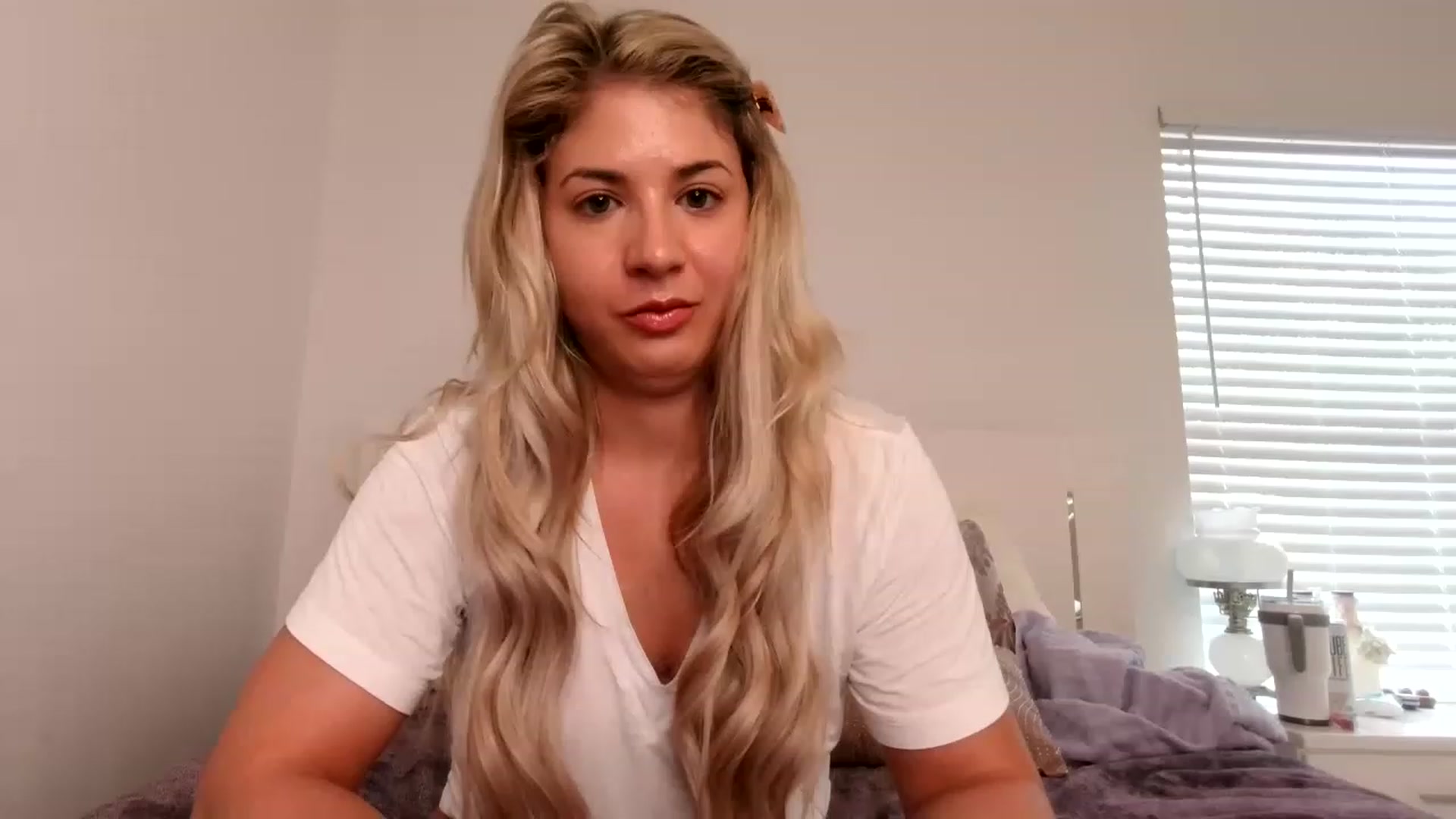 Gallery image thumbnail from KendallK1's myfreecams stream on, 04/09/2023, 21:05 image 19 of 20