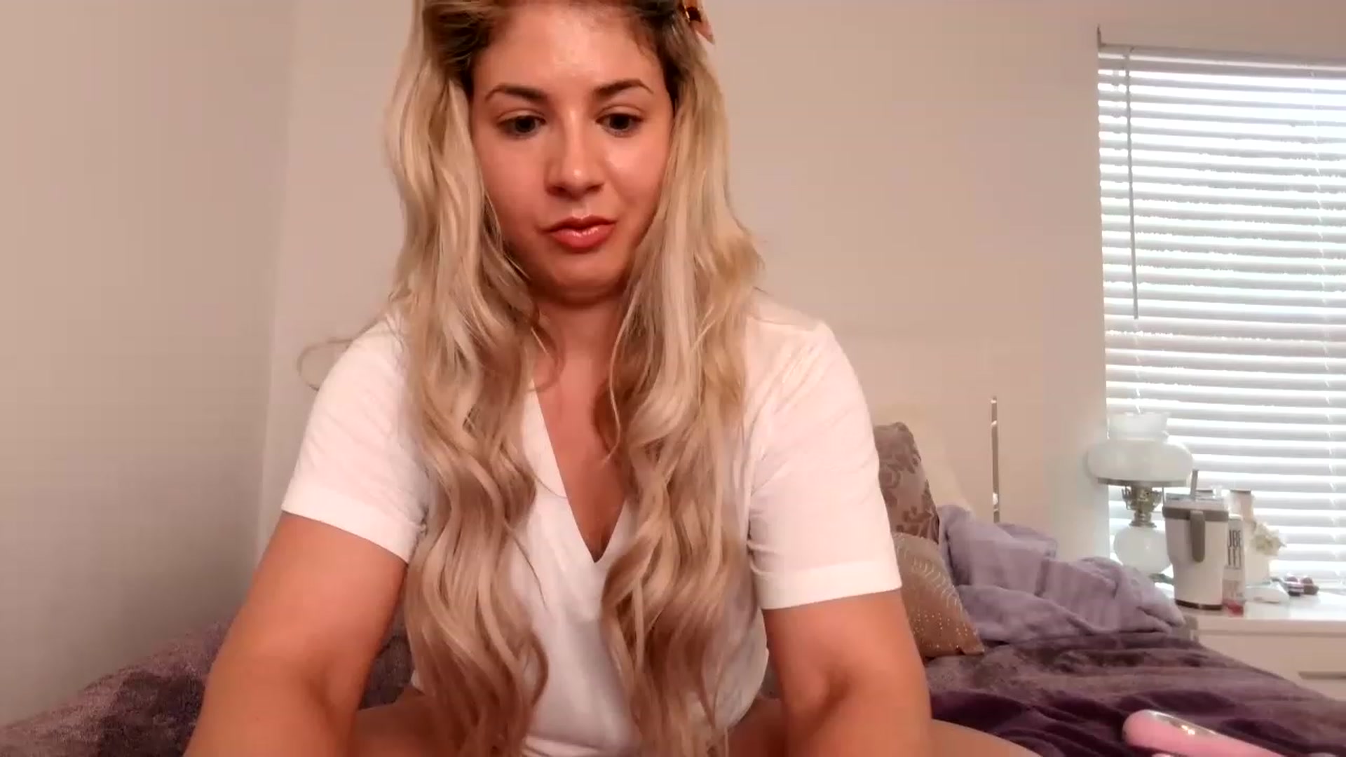 Gallery image thumbnail from KendallK1's myfreecams stream on, 04/09/2023, 21:05 image 2 of 20