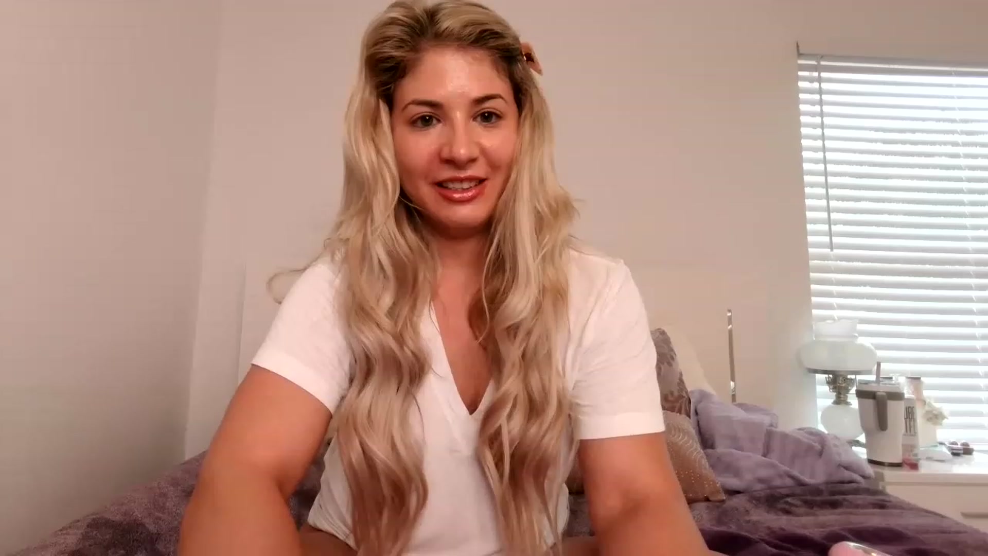 Gallery image thumbnail from KendallK1's myfreecams stream on, 04/09/2023, 21:05 image 5 of 20