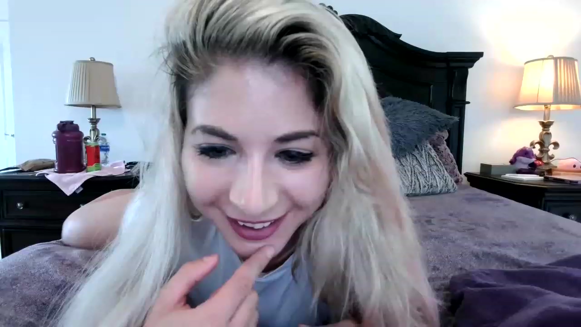 Gallery image thumbnail from KendallK1's myfreecams stream on, 04/20/2023, 17:40 image 18 of 20