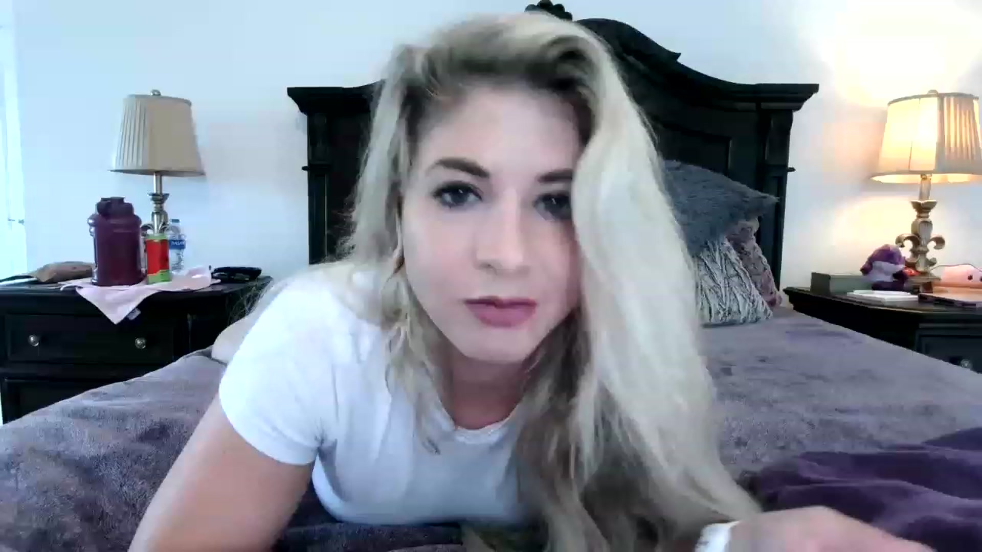 Gallery image thumbnail from KendallK1's myfreecams stream on, 04/20/2023, 17:40 image 17 of 20