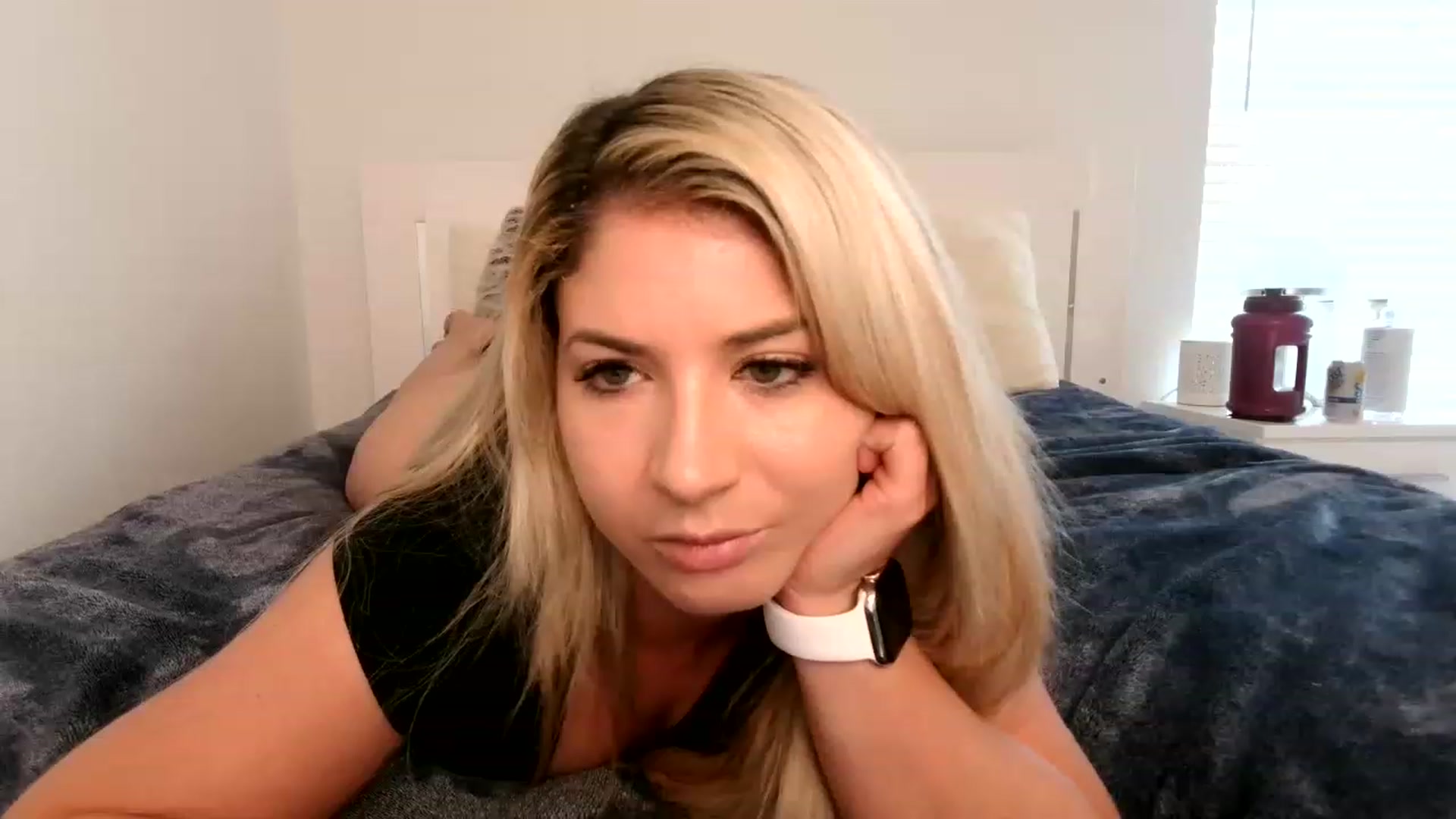 Gallery image thumbnail from KendallK1's myfreecams stream on, 05/11/2023, 15:06 image 14 of 20
