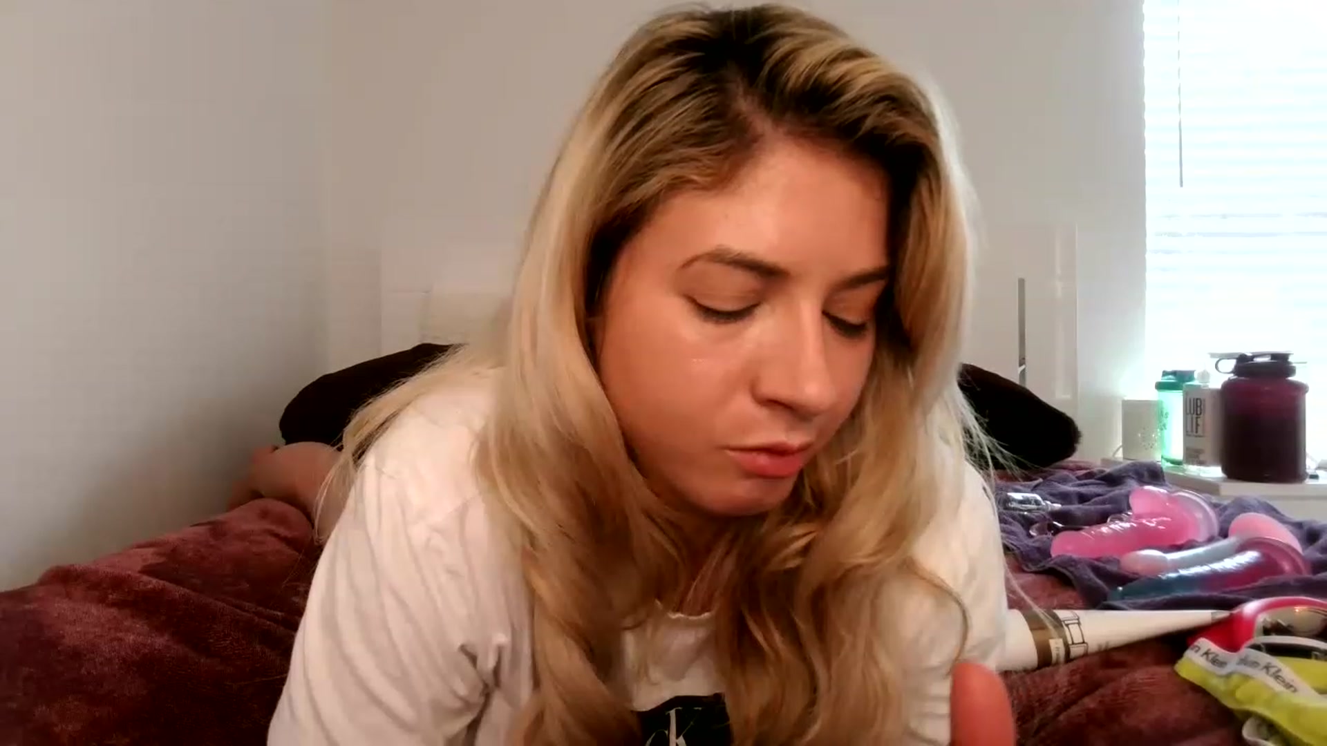 Gallery image thumbnail from KendallK1's myfreecams stream on, 05/13/2023, 20:25 image 15 of 20