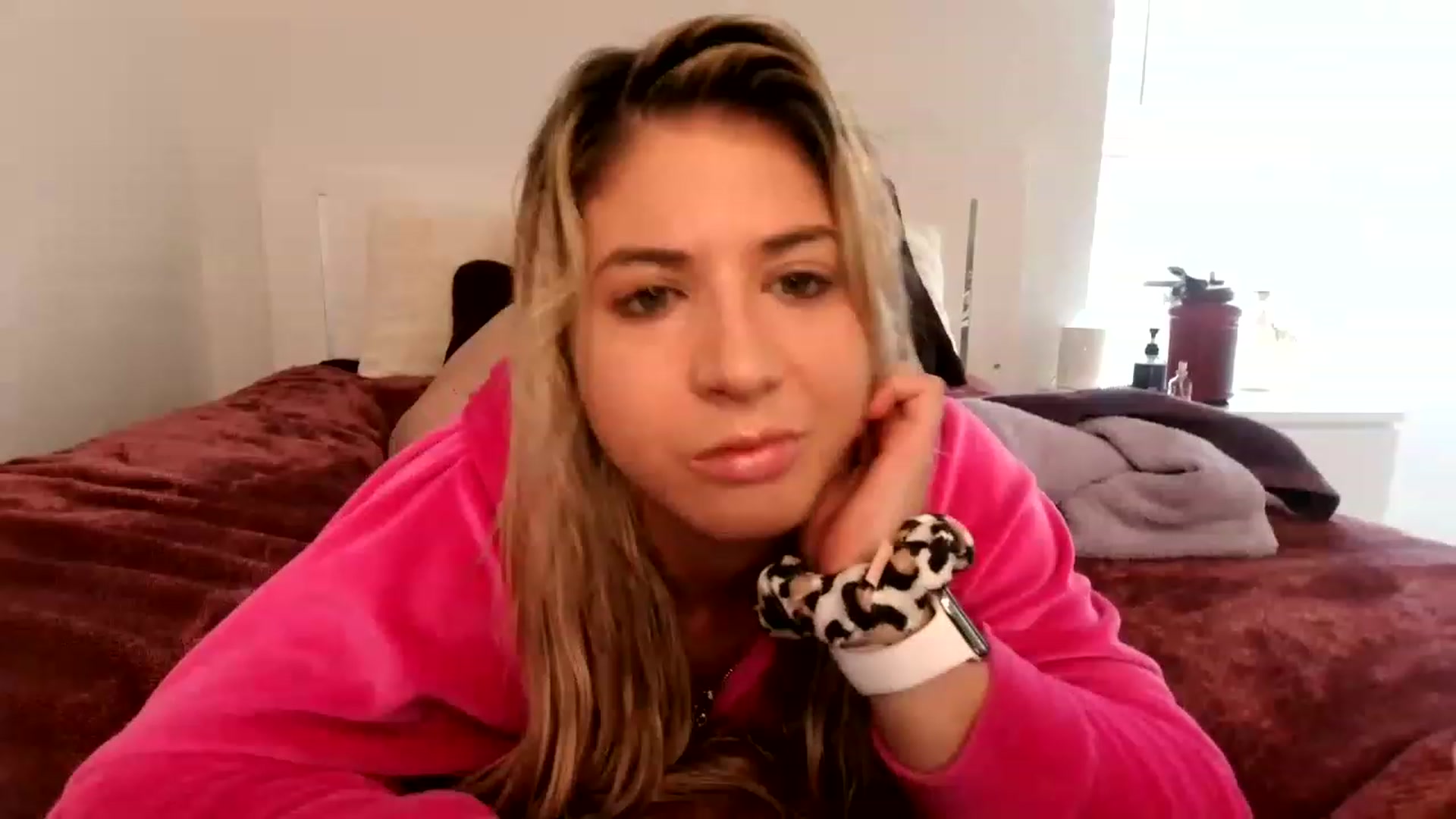 Gallery image thumbnail from KendallK1's myfreecams stream on, 05/20/2023, 18:42 image 6 of 20