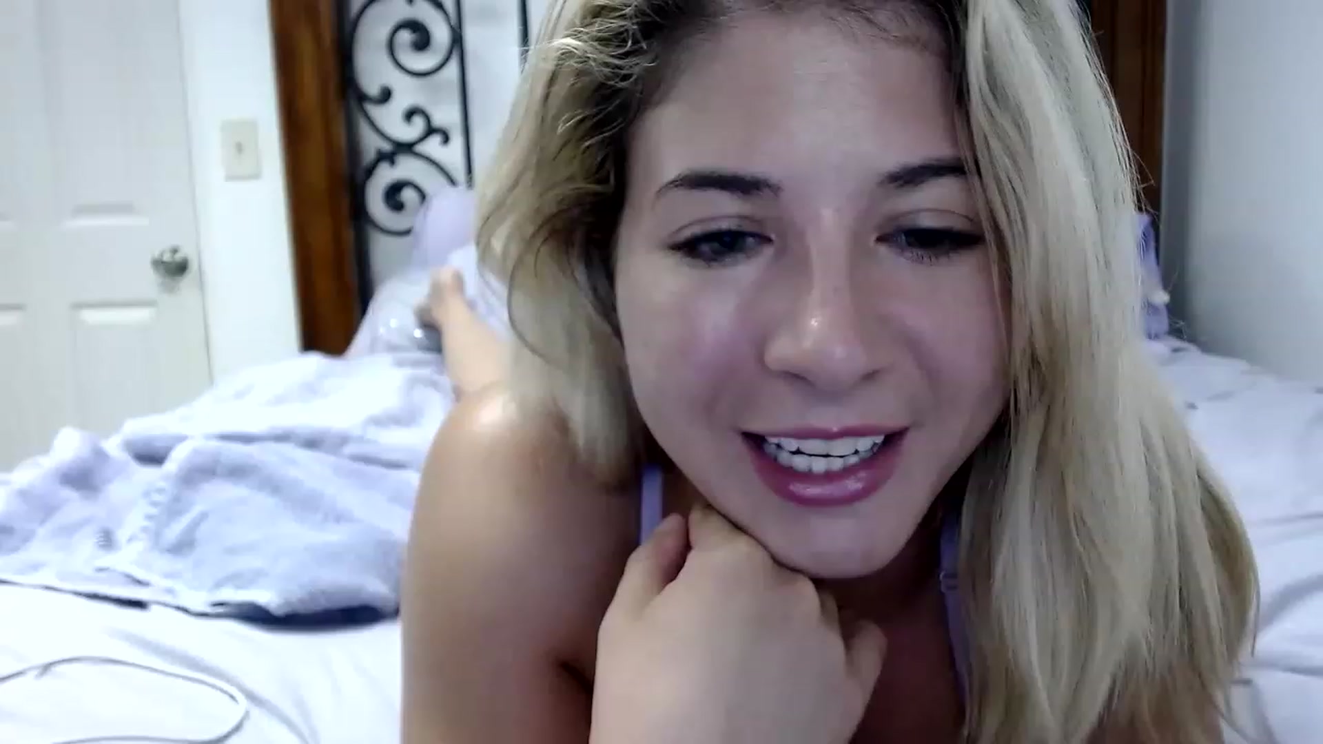 Gallery image thumbnail from KendallK1's myfreecams stream on, 07/20/2023, 16:49 image 9 of 20
