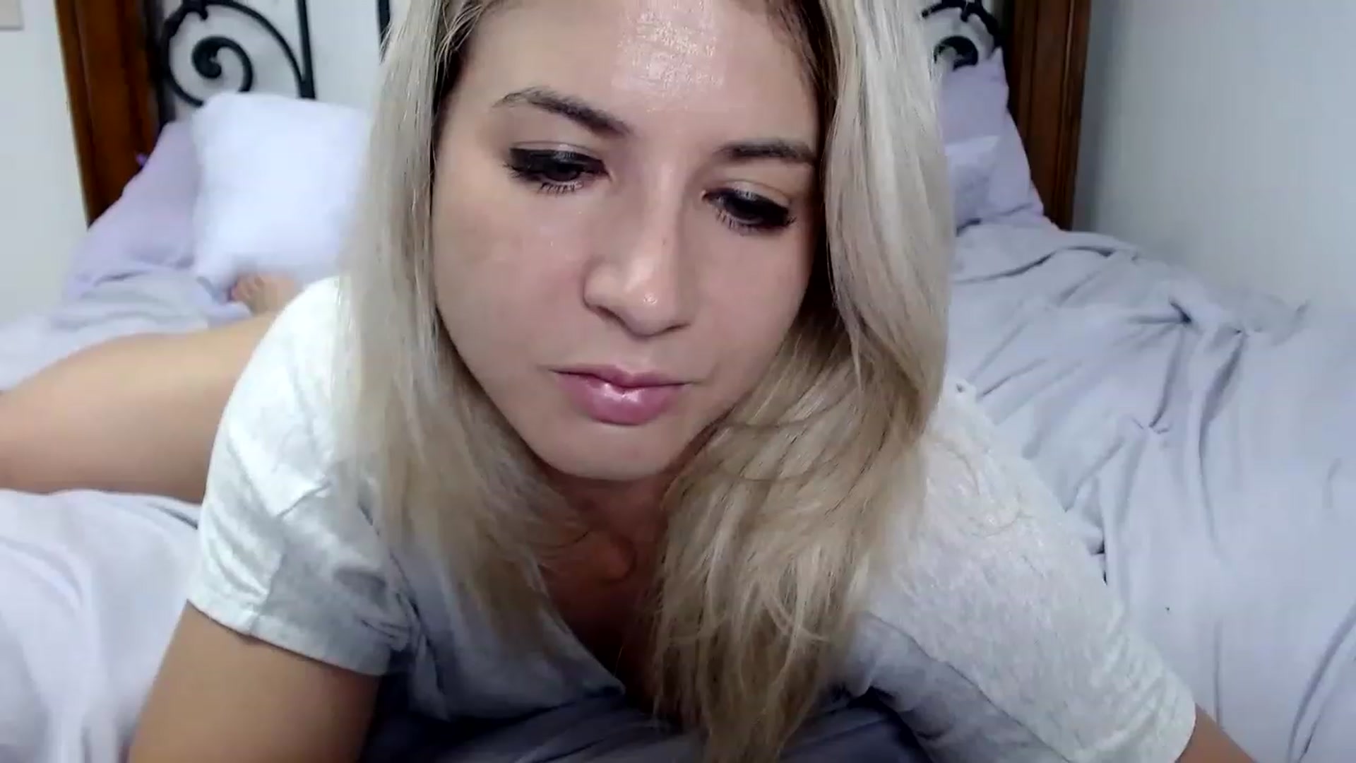 Gallery image thumbnail from KendallK1's myfreecams stream on, 08/10/2023, 16:01 image 7 of 20