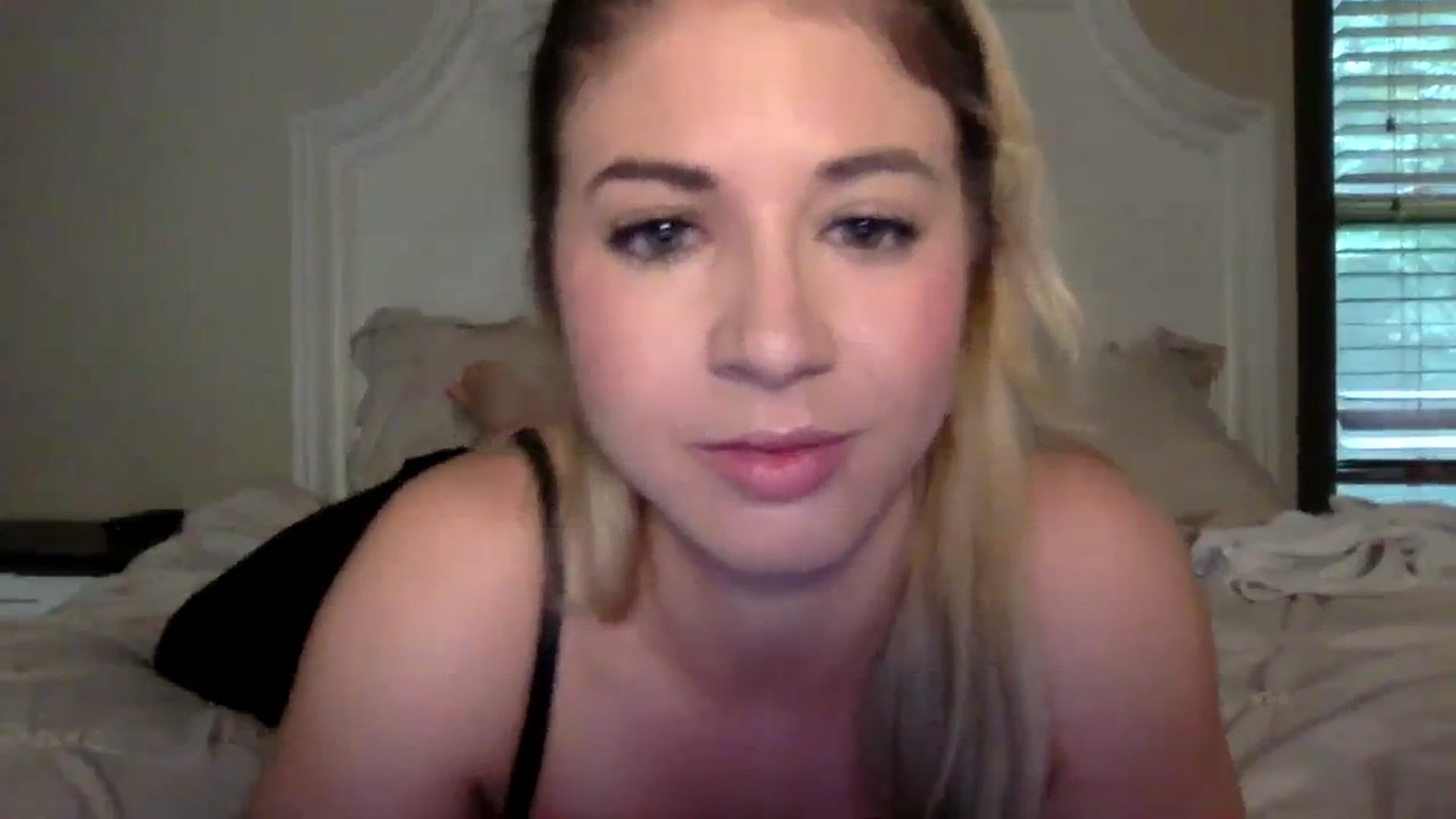 Gallery image thumbnail from KendallK1's myfreecams stream on, 09/30/2023, 13:46 image 19 of 20