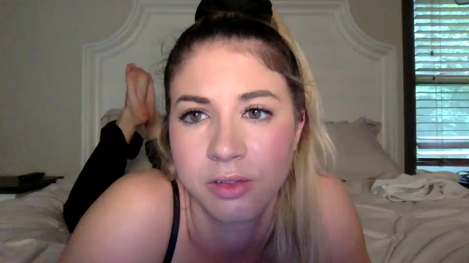 Gallery image thumbnail from KendallK1's myfreecams stream on, 09/30/2023, 13:46 image 8 of 20