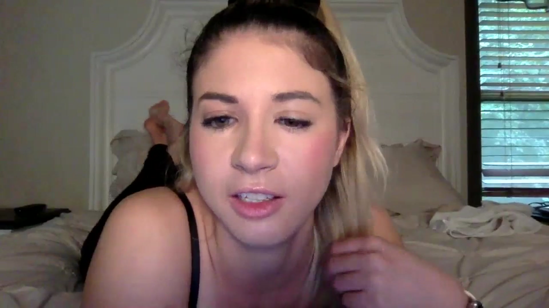 Gallery image thumbnail from KendallK1's myfreecams stream on, 09/30/2023, 13:46 image 5 of 20
