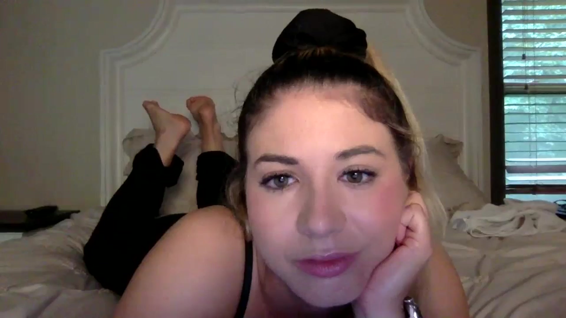 Gallery image thumbnail from KendallK1's myfreecams stream on, 09/30/2023, 13:46 image 6 of 20