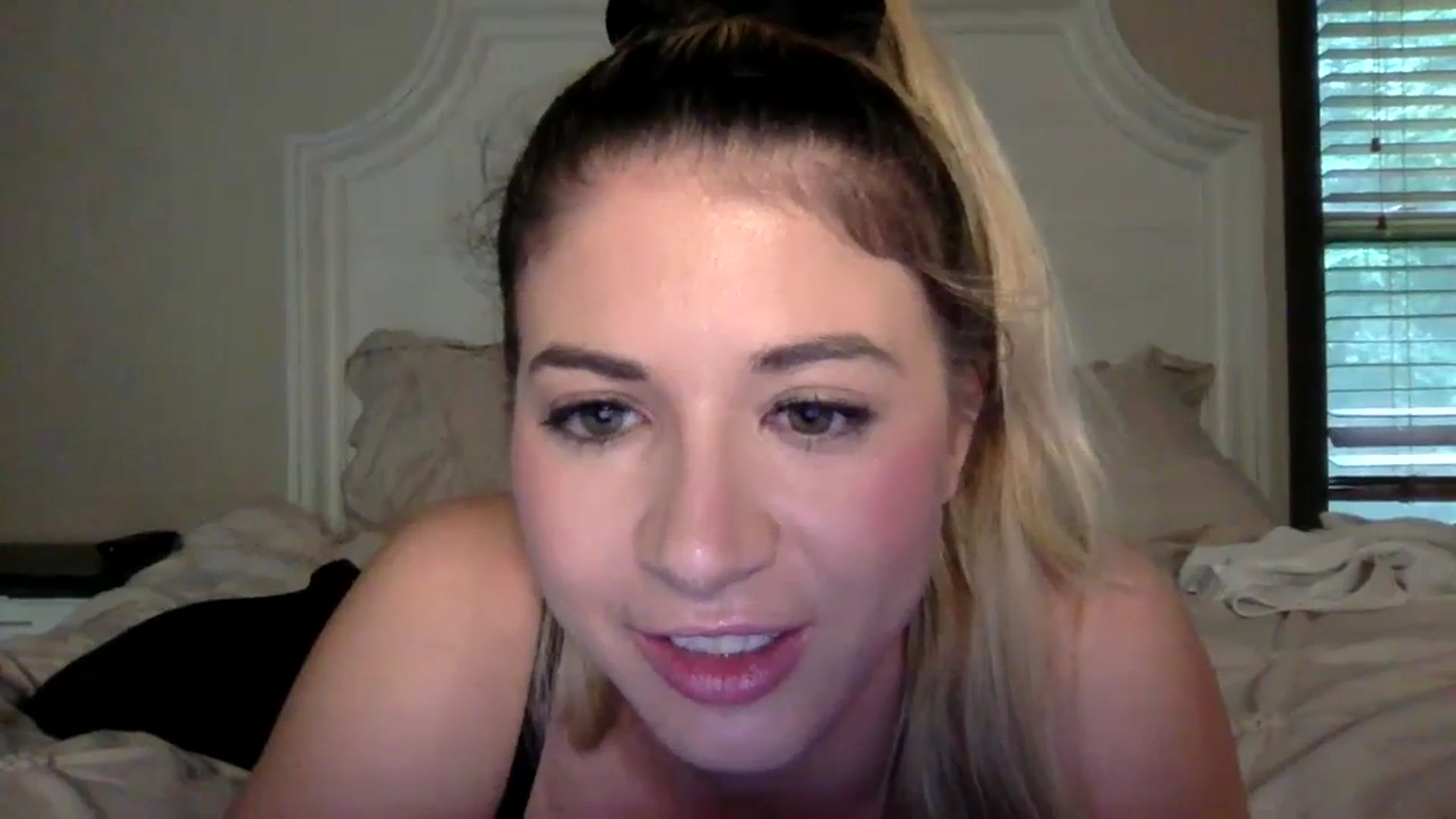 Gallery image thumbnail from KendallK1's myfreecams stream on, 09/30/2023, 13:46 image 18 of 20