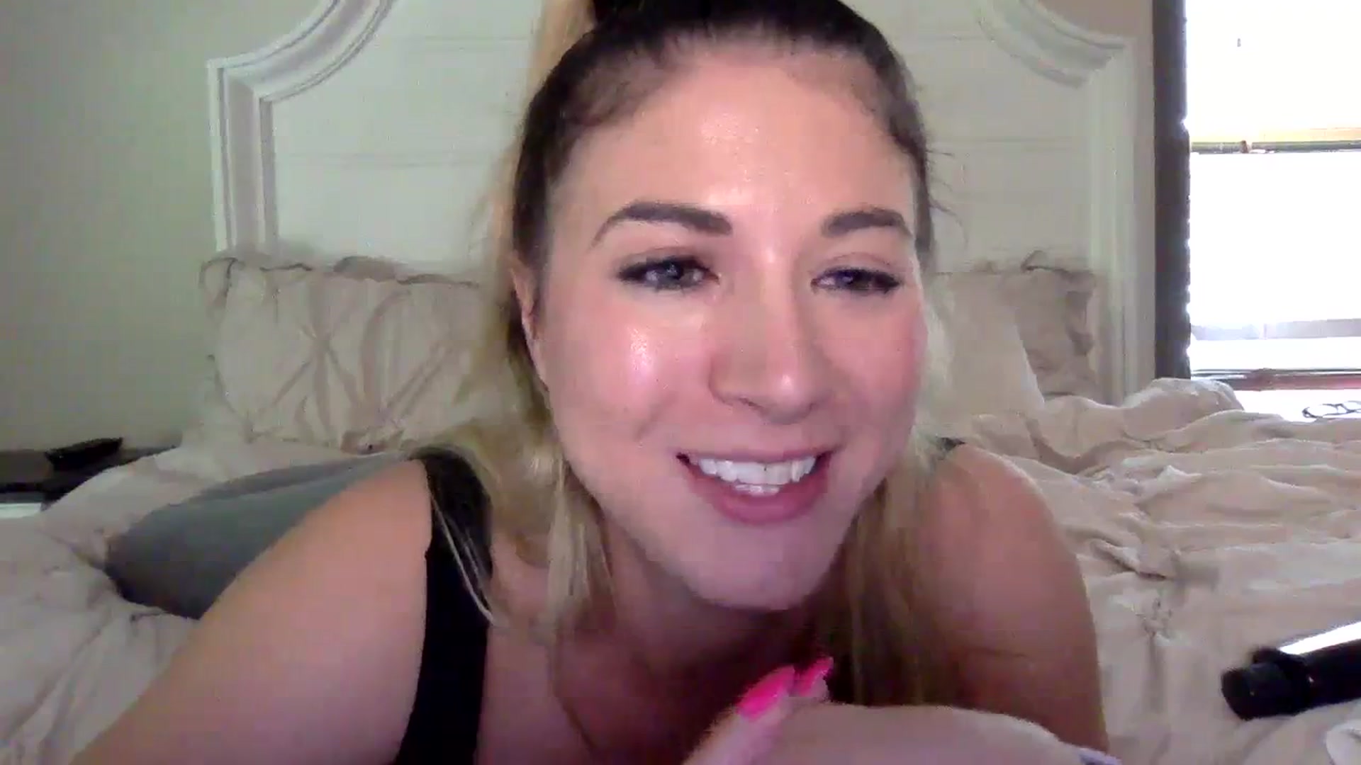 Gallery image thumbnail from KendallK1's myfreecams stream on, 09/30/2023, 17:57 image 17 of 20