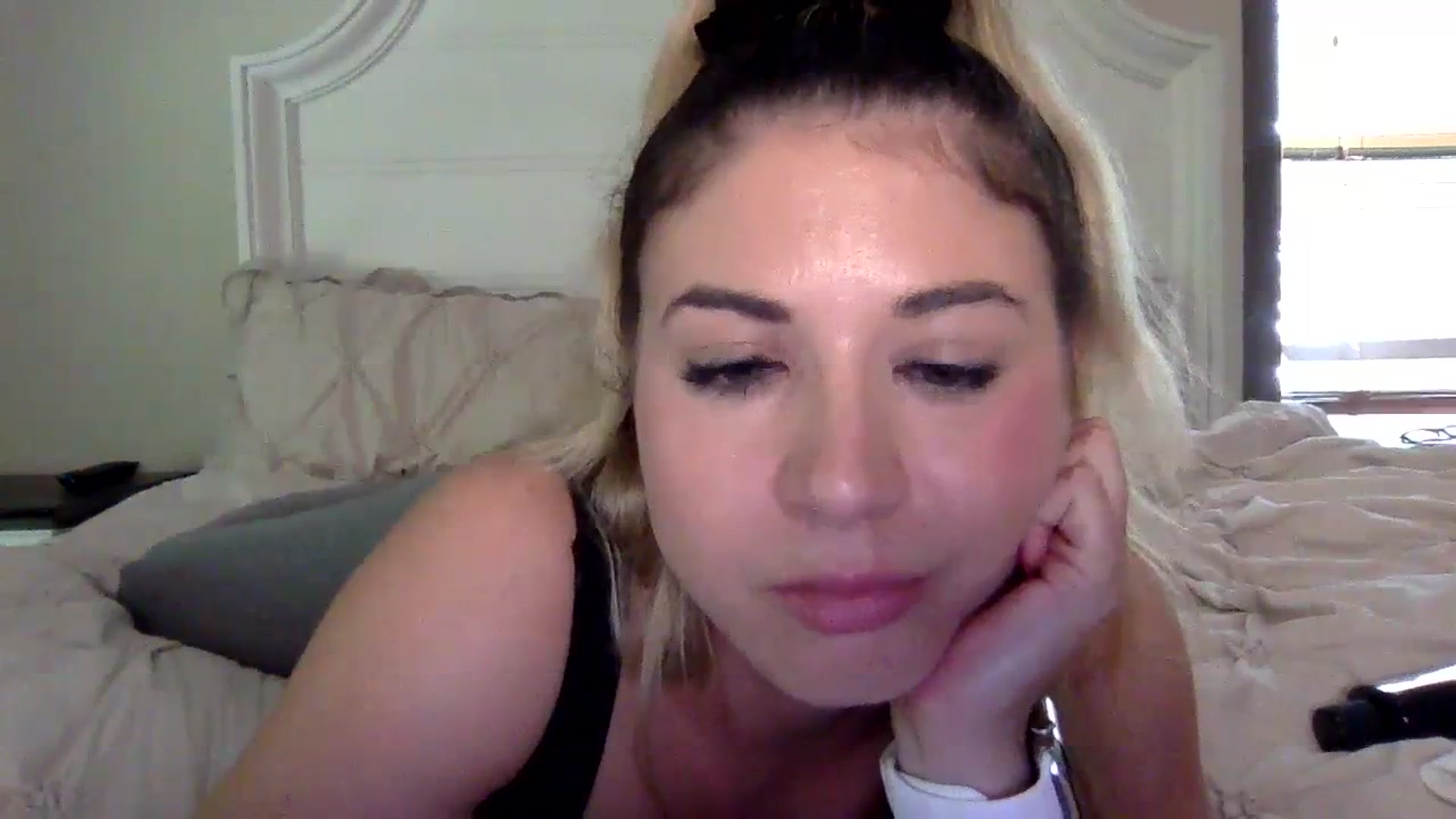 Gallery image thumbnail from KendallK1's myfreecams stream on, 09/30/2023, 17:57 image 16 of 20