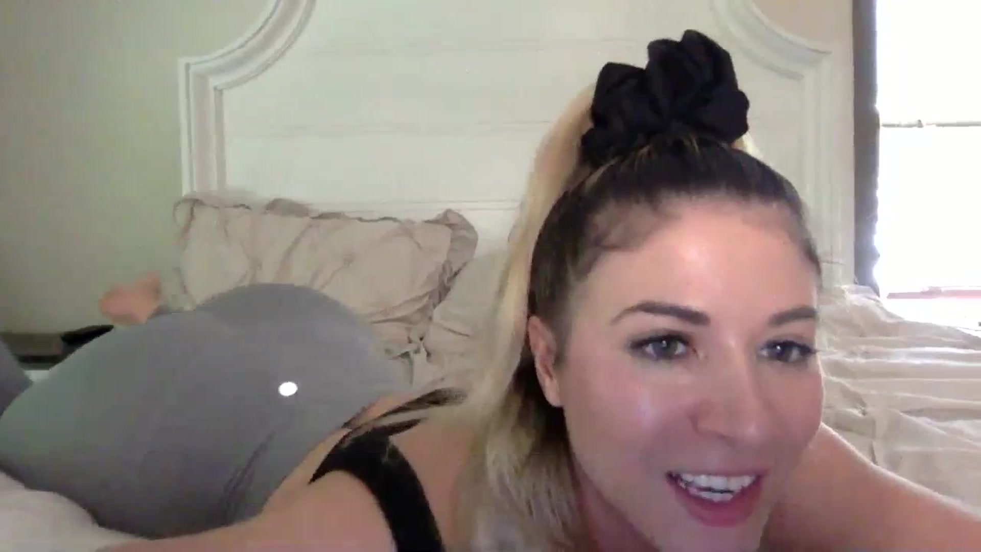 Gallery image thumbnail from KendallK1's myfreecams stream on, 09/30/2023, 17:57 image 9 of 20