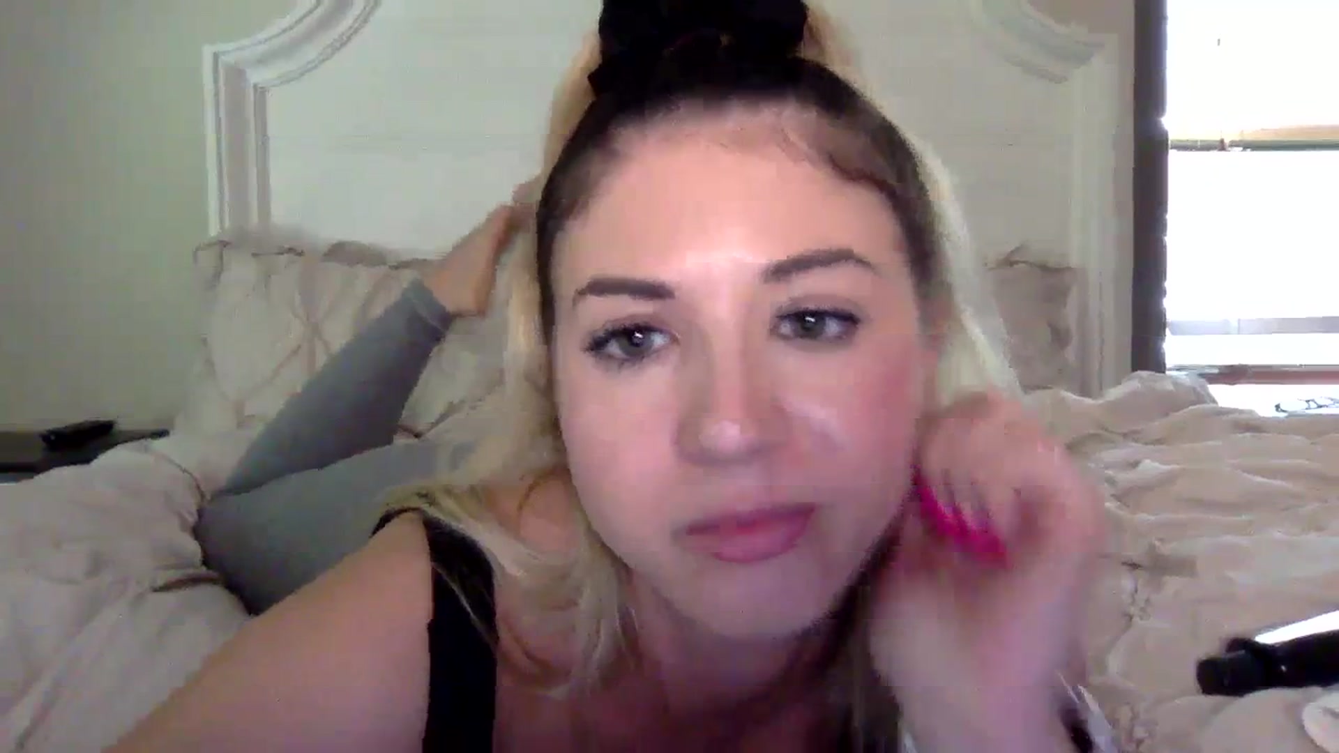 Gallery image thumbnail from KendallK1's myfreecams stream on, 09/30/2023, 17:57 image 19 of 20