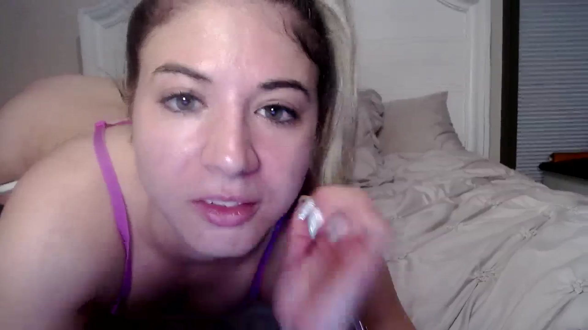 Gallery image thumbnail from KendallK1's myfreecams stream on, 10/21/2023, 14:46 image 3 of 20
