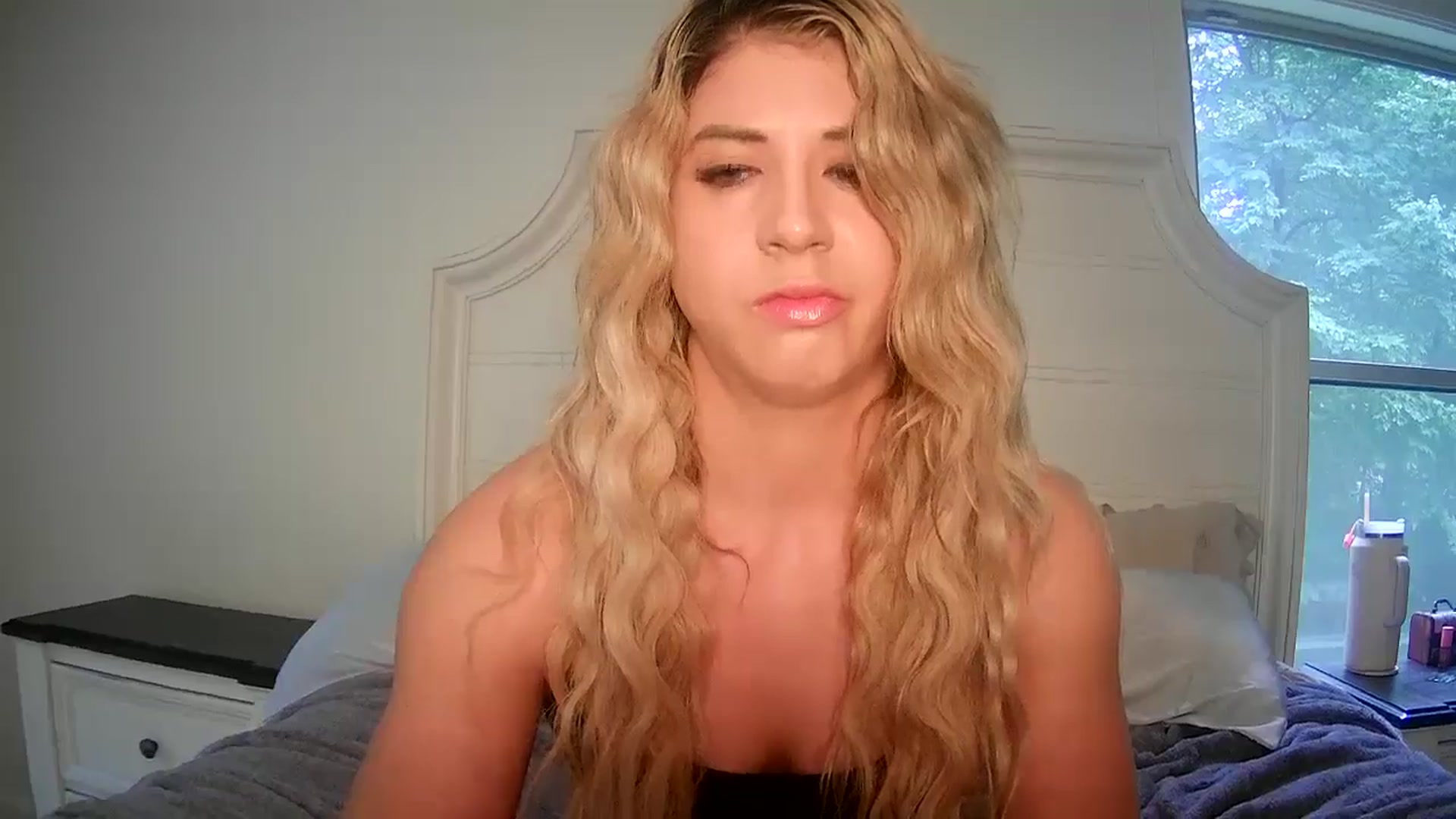 Gallery image thumbnail from KendallK1's myfreecams stream on, 05/29/2024, 15:57 image 10 of 20