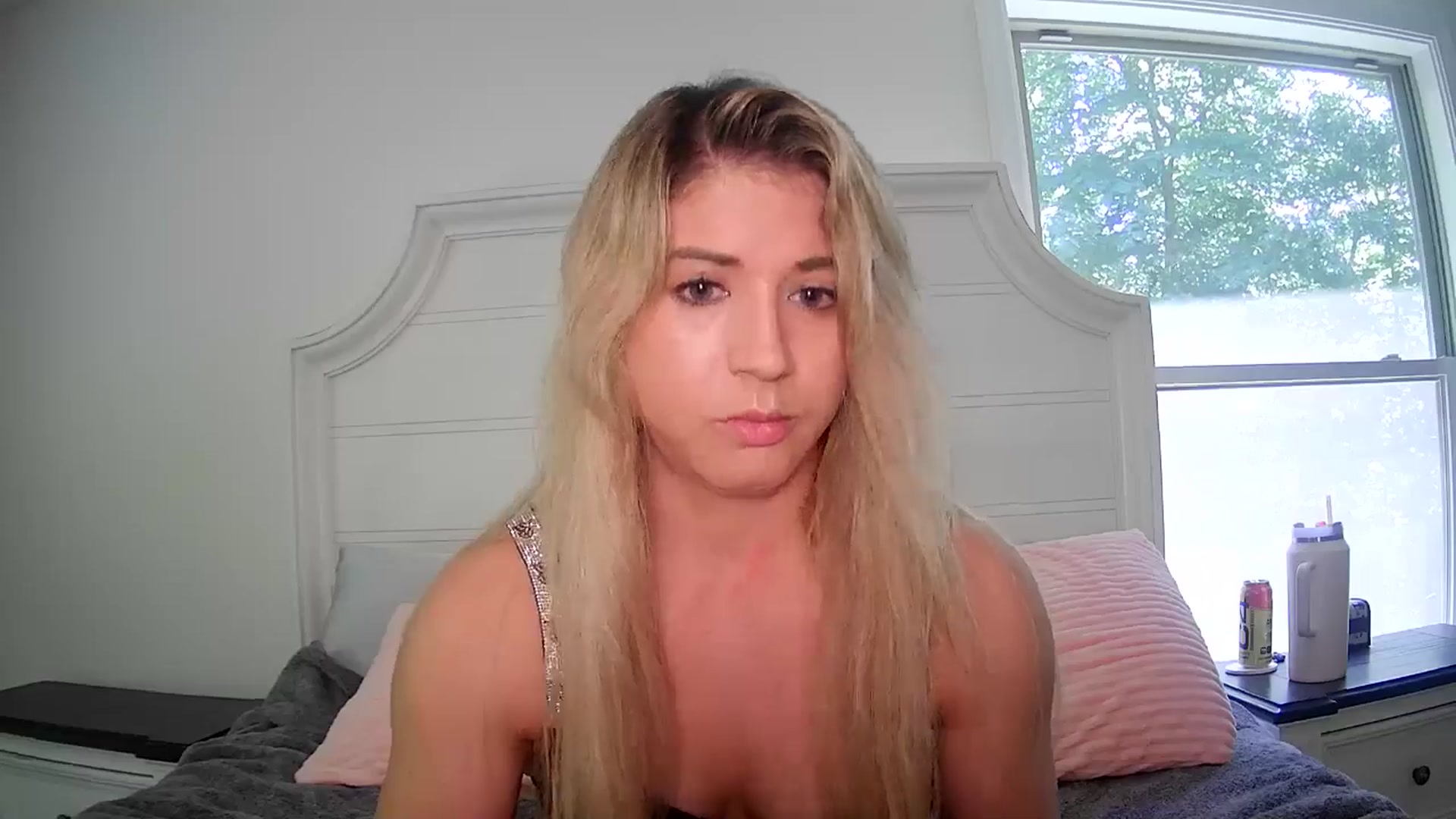 Gallery image thumbnail from KendallK1's myfreecams stream on, 06/01/2024, 17:08 image 18 of 20