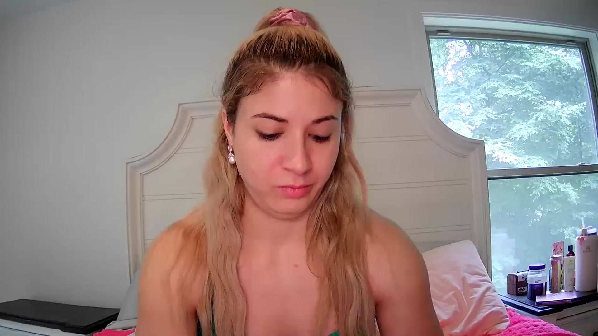 Gallery image thumbnail from KendallK1's myfreecams stream on, 06/29/2024, 17:23 image 2 of 20