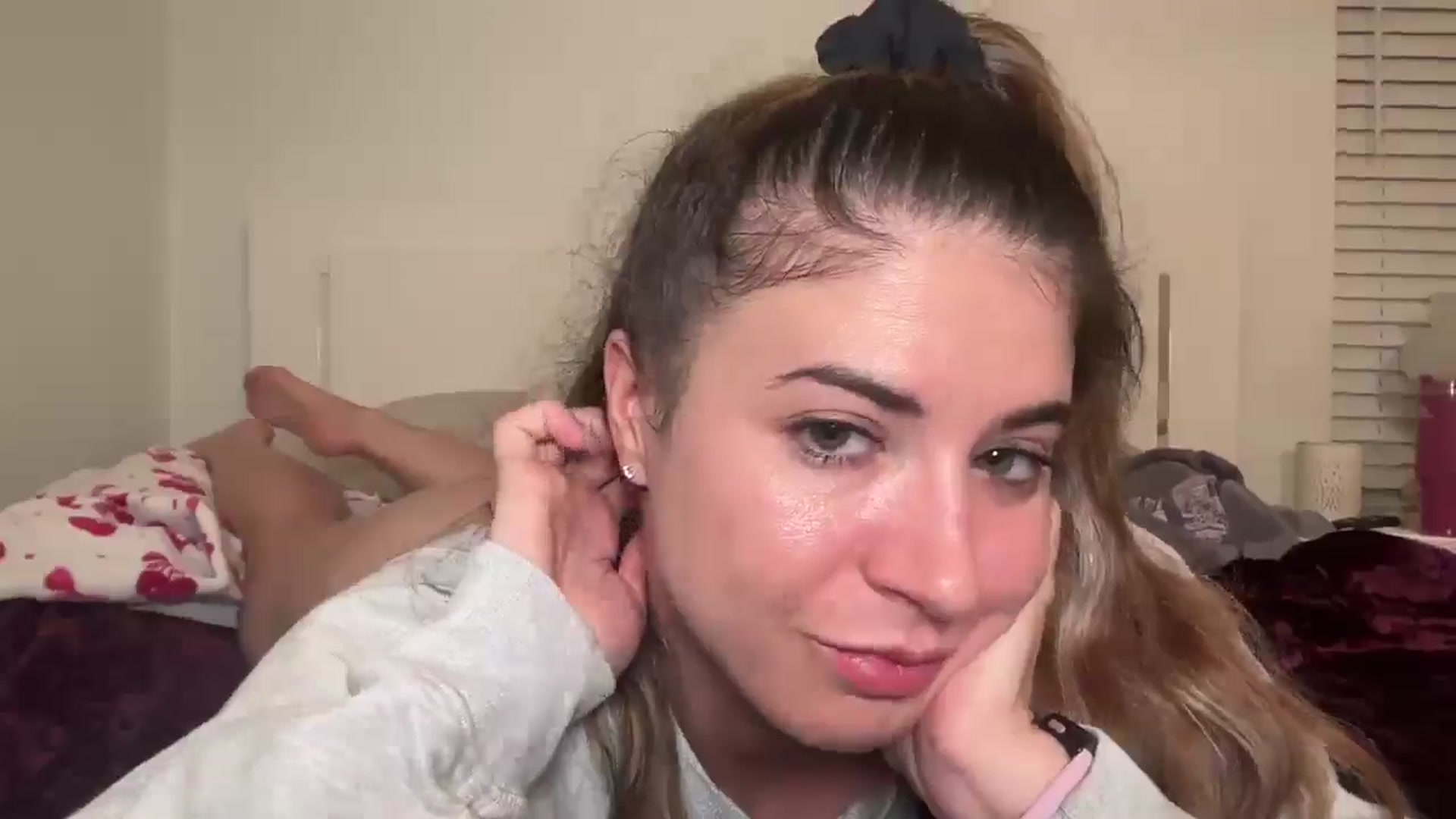 Gallery image thumbnail from KendallK1's myfreecams stream on, 01/18/2026, 23:41 image 9 of 20