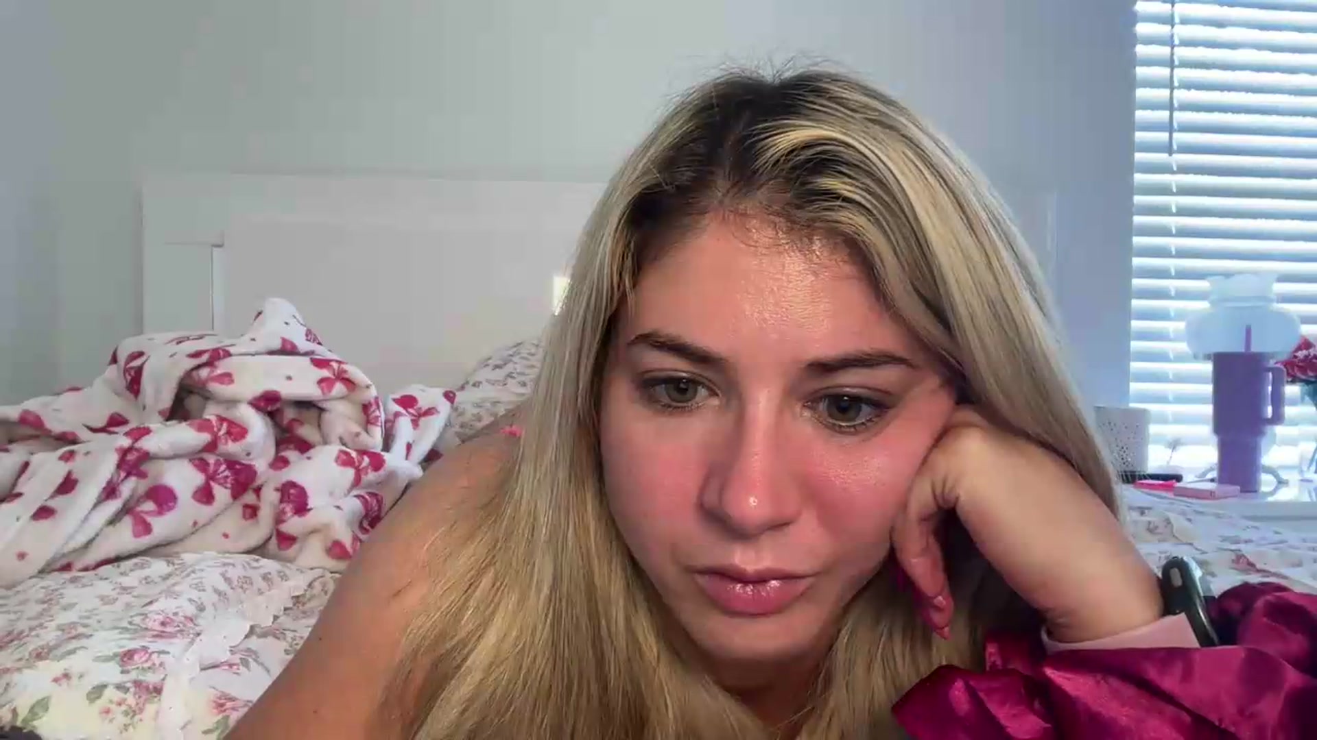 Gallery image thumbnail from KendallK1's myfreecams stream on, 06/12/2026, 16:08 image 6 of 20