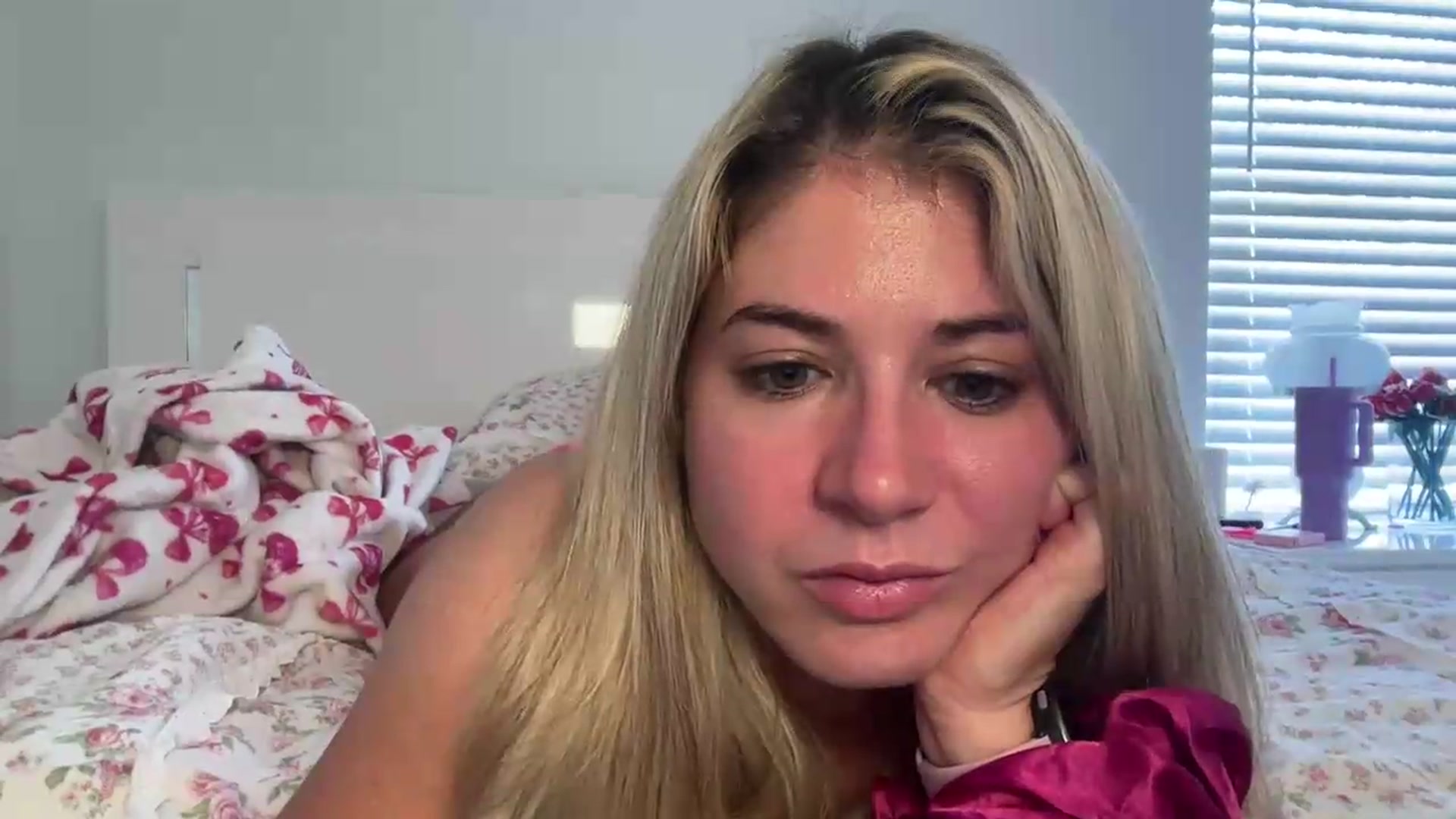 Gallery image thumbnail from KendallK1's myfreecams stream on, 06/12/2026, 16:08 image 3 of 20