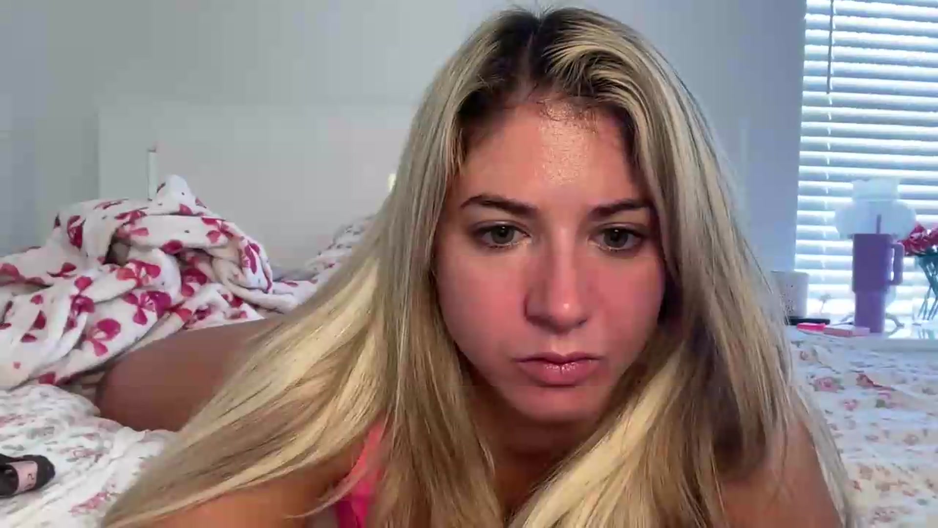 Gallery image thumbnail from KendallK1's myfreecams stream on, 06/12/2026, 16:08 image 12 of 20