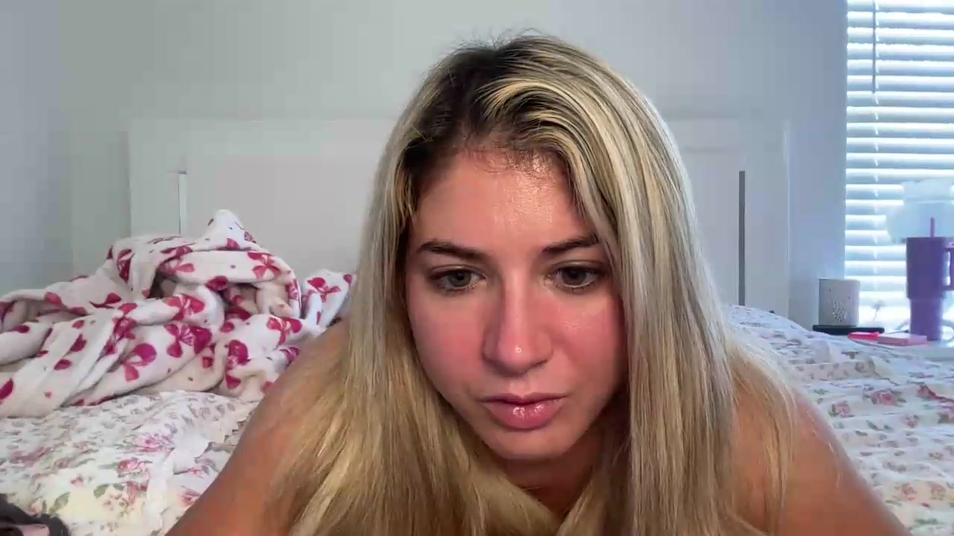 Gallery image thumbnail from KendallK1's myfreecams stream on, 06/12/2026, 16:08 image 7 of 20