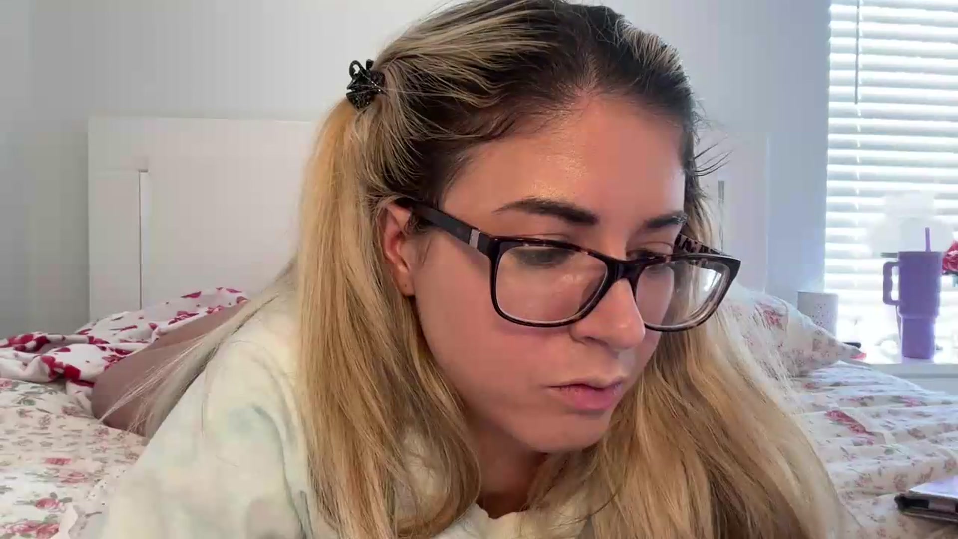 Gallery image thumbnail from KendallK1's myfreecams stream on, 06/22/2026, 19:19 image 13 of 20