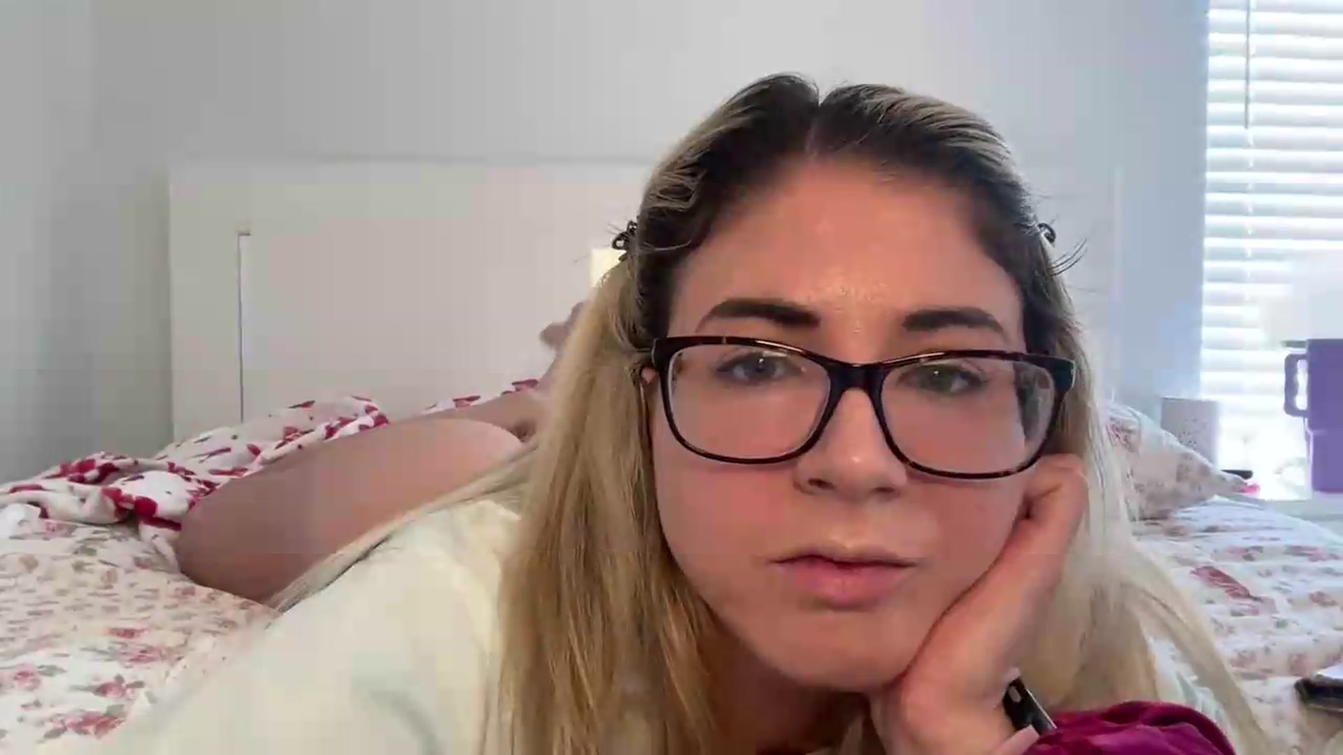 Gallery image thumbnail from KendallK1's myfreecams stream on, 06/22/2026, 19:19 image 18 of 20