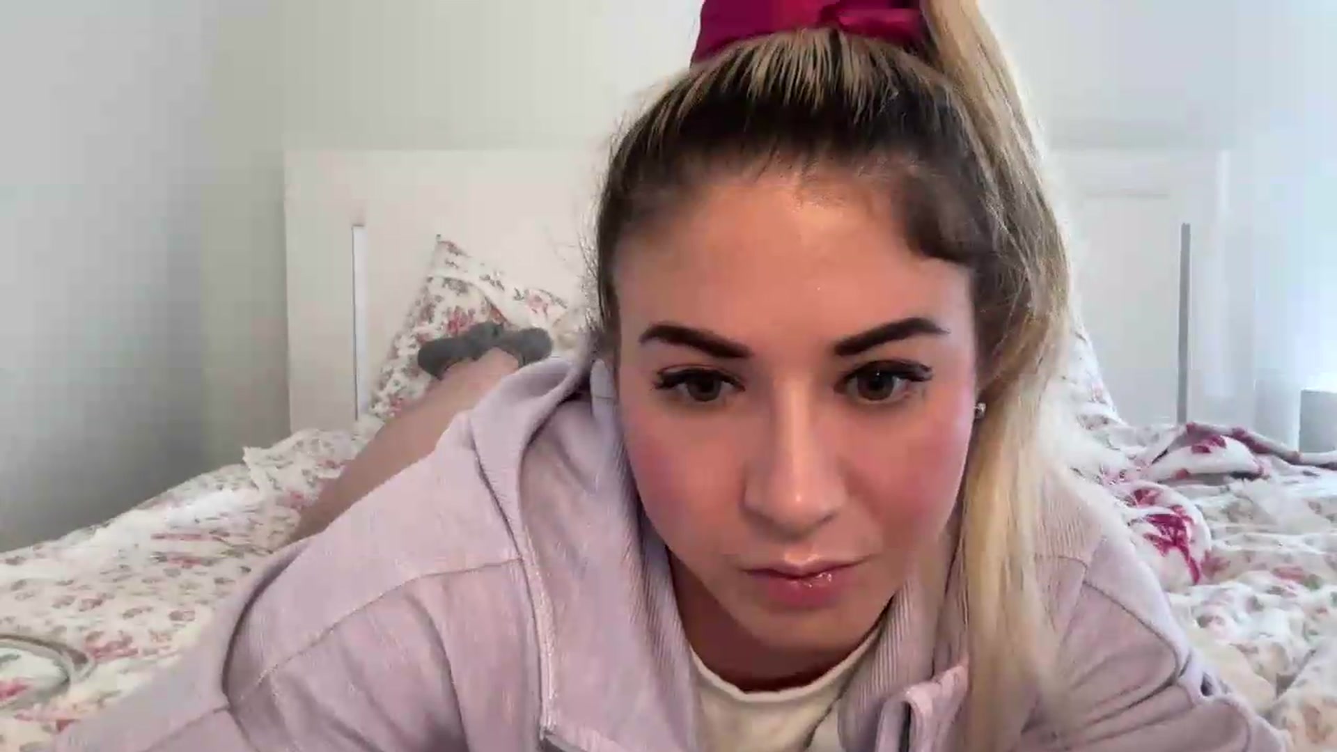 Gallery image thumbnail from KendallK1's myfreecams stream on, 06/24/2026, 16:11 image 7 of 20