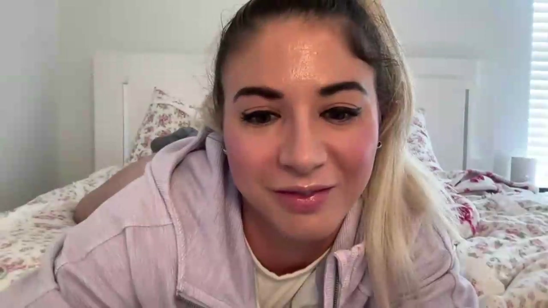 Gallery image thumbnail from KendallK1's myfreecams stream on, 06/24/2026, 16:11 image 5 of 20