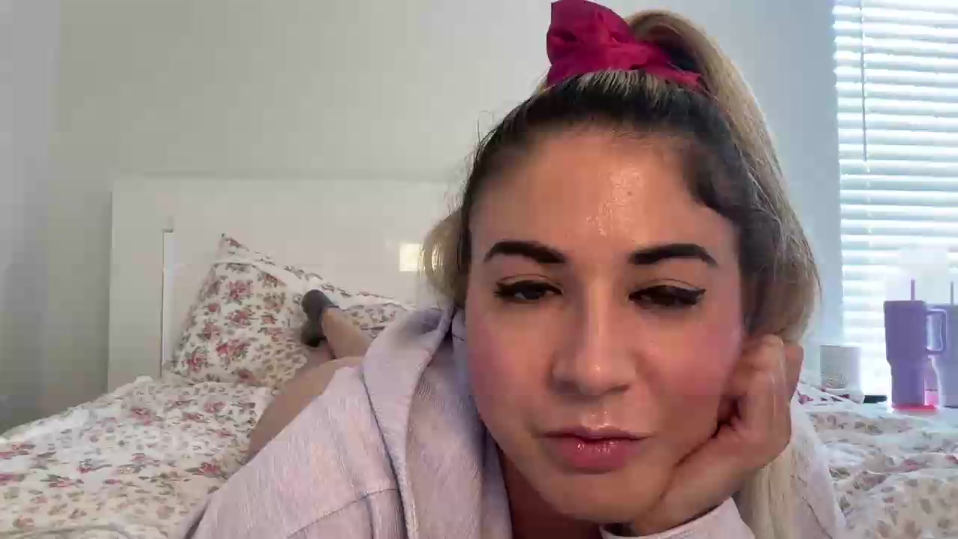 Gallery image thumbnail from KendallK1's myfreecams stream on, 06/24/2026, 16:11 image 1 of 20