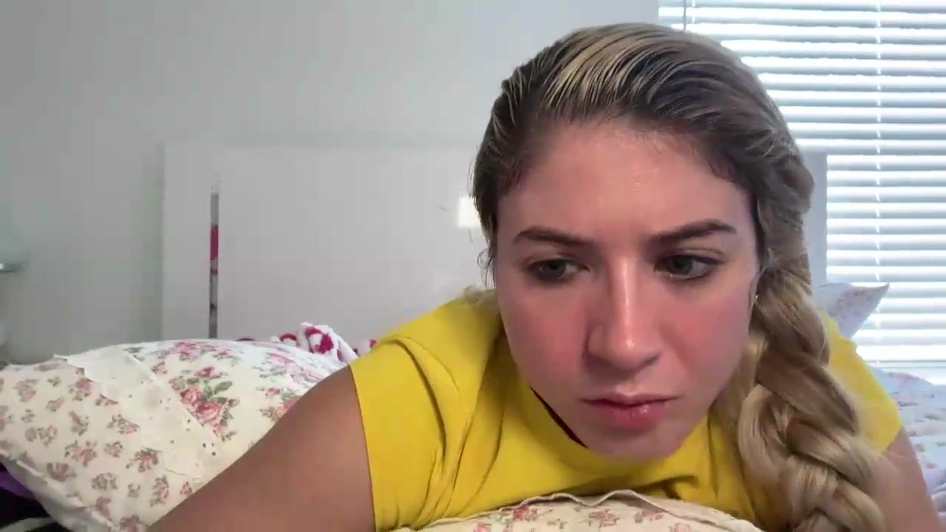 Gallery image thumbnail from KendallK1's myfreecams stream on, 08/15/2026, 17:53 image 15 of 20