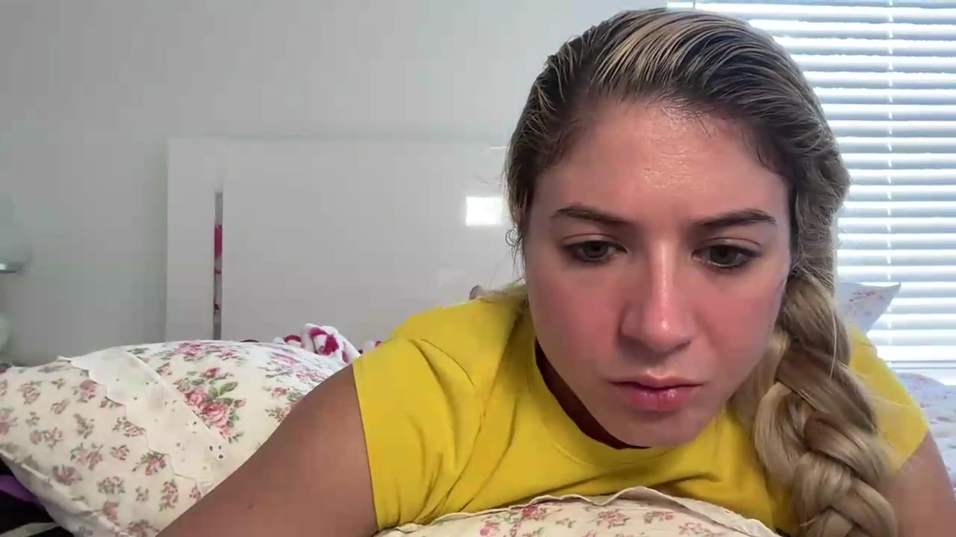 Gallery image thumbnail from KendallK1's myfreecams stream on, 08/15/2026, 17:53 image 17 of 20