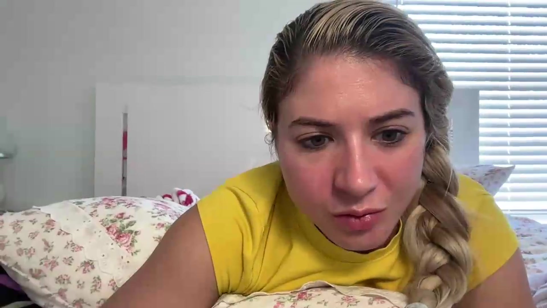 Gallery image thumbnail from KendallK1's myfreecams stream on, 08/15/2026, 17:53 image 9 of 20