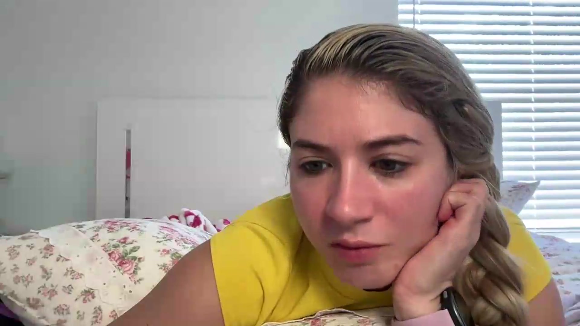 Gallery image thumbnail from KendallK1's myfreecams stream on, 08/15/2026, 17:53 image 7 of 20