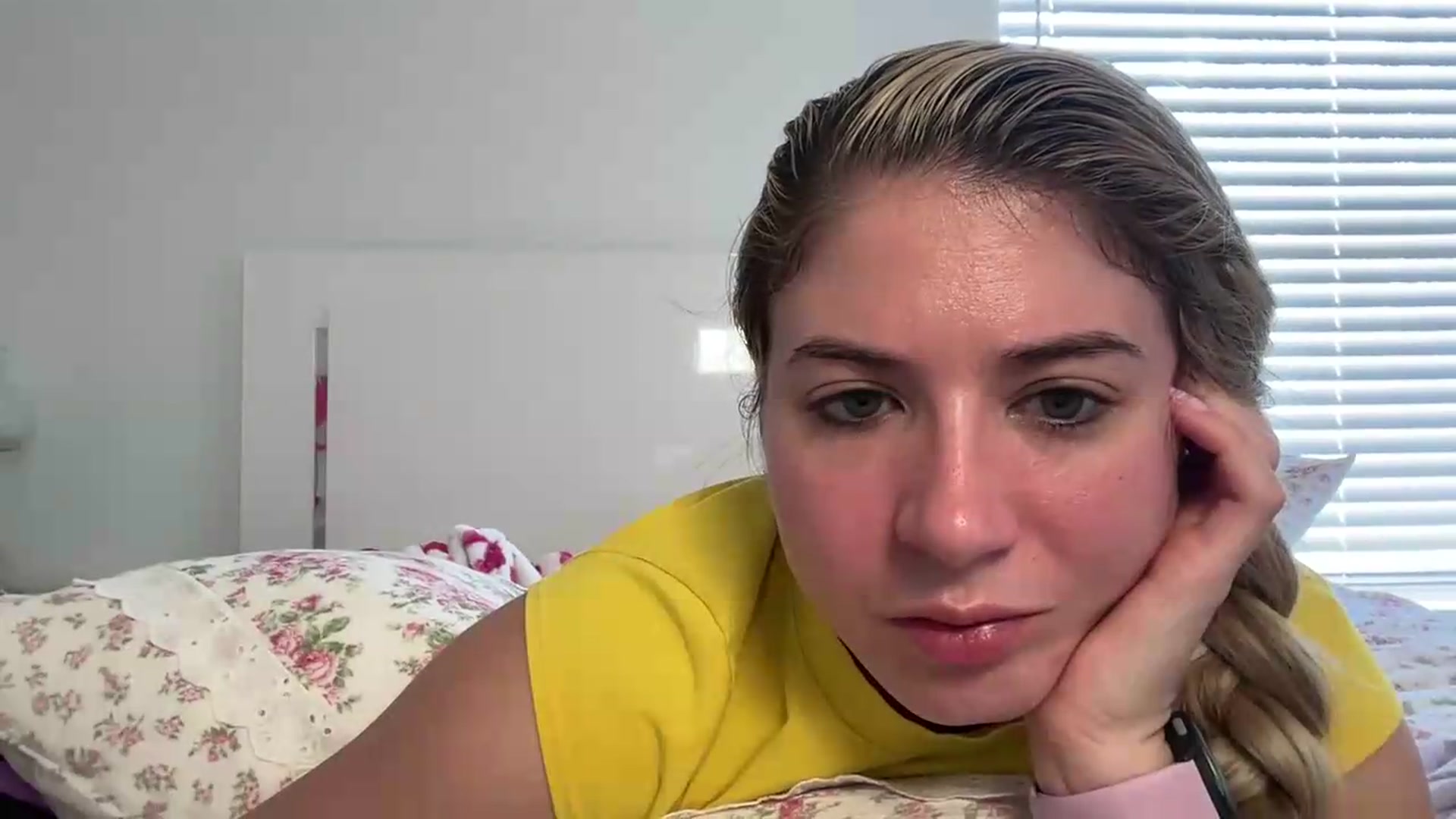 Gallery image thumbnail from KendallK1's myfreecams stream on, 08/15/2026, 17:53 image 8 of 20