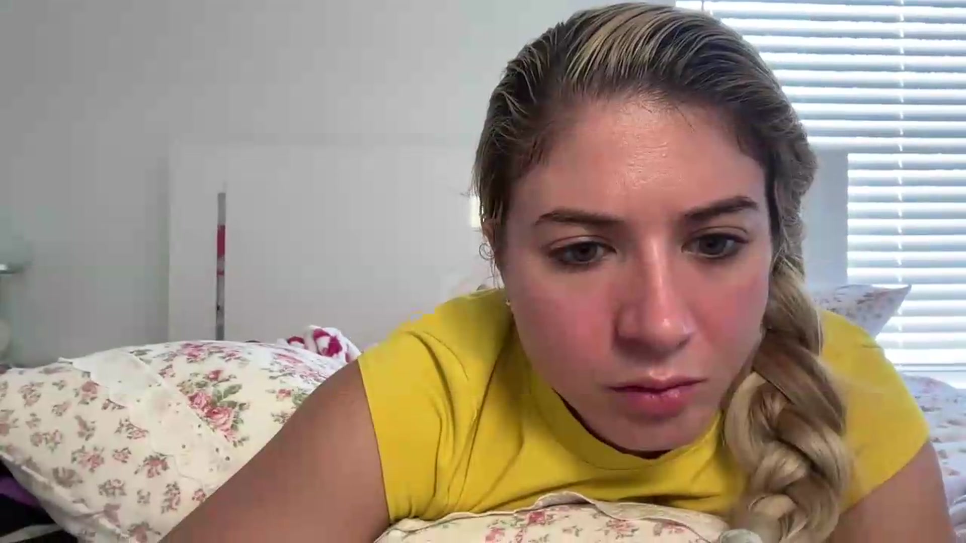 Gallery image thumbnail from KendallK1's myfreecams stream on, 08/15/2026, 17:53 image 10 of 20