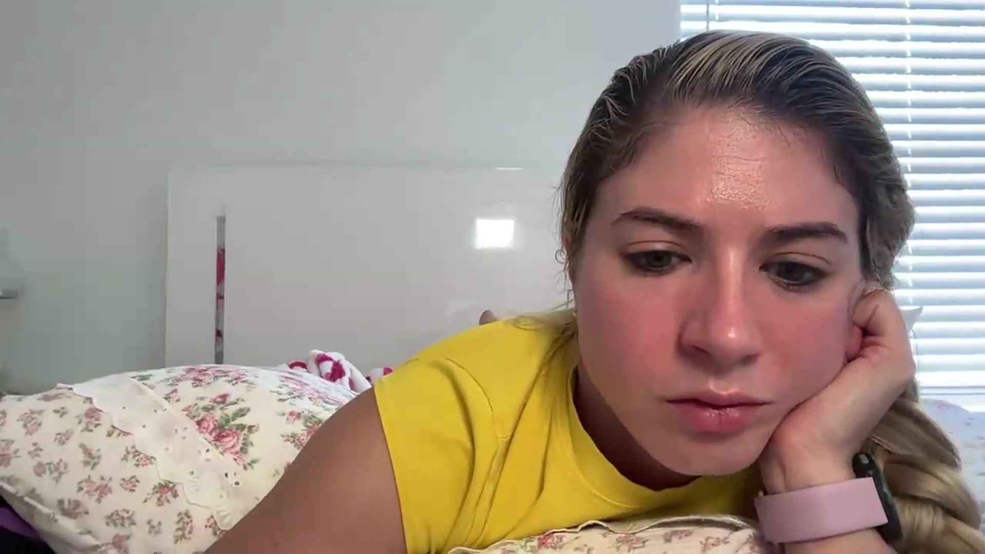 Gallery image thumbnail from KendallK1's myfreecams stream on, 08/15/2026, 17:53 image 19 of 20