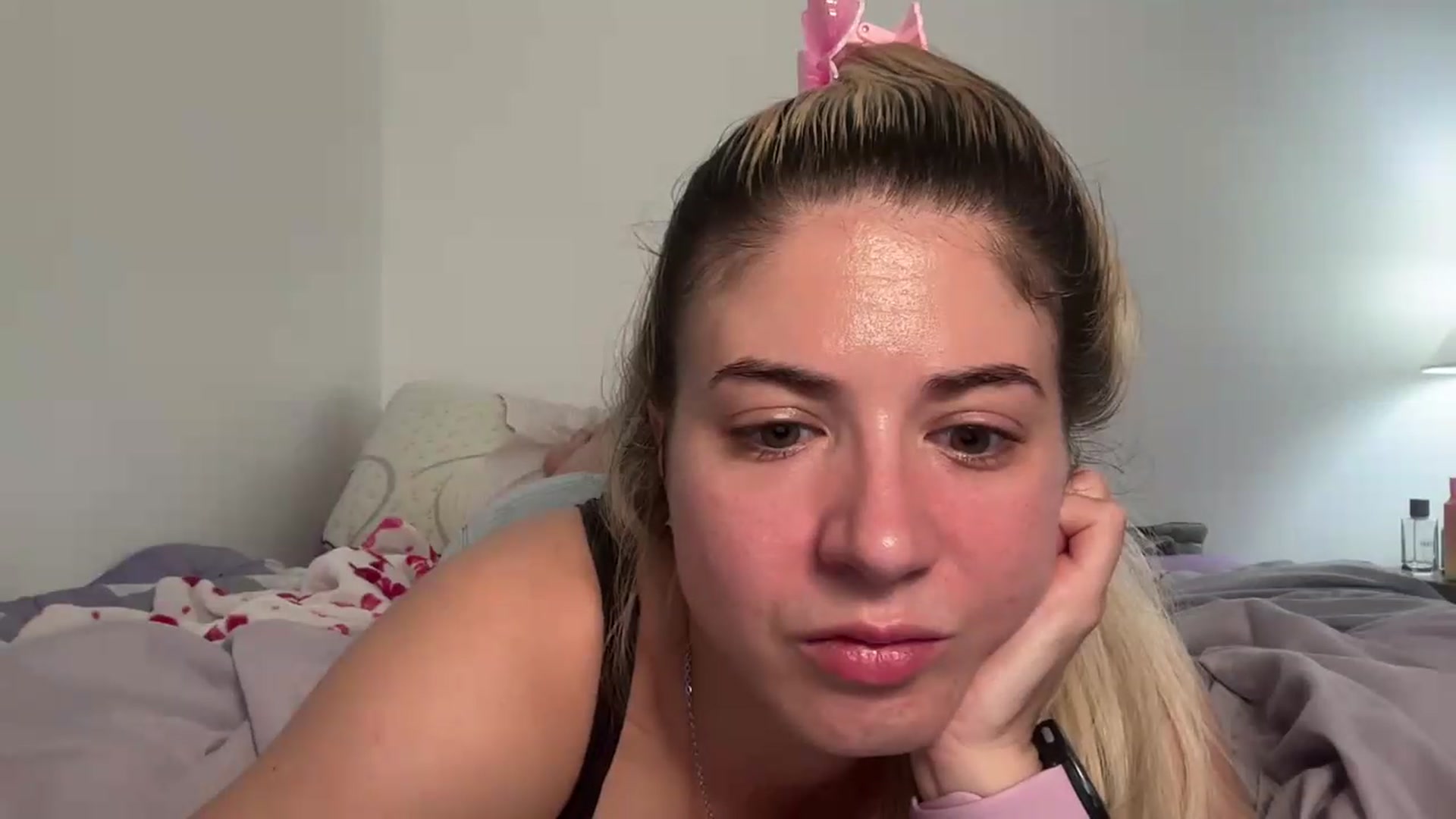 Gallery image thumbnail from KendallK1's myfreecams stream on, 09/05/2026, 18:12 image 16 of 20