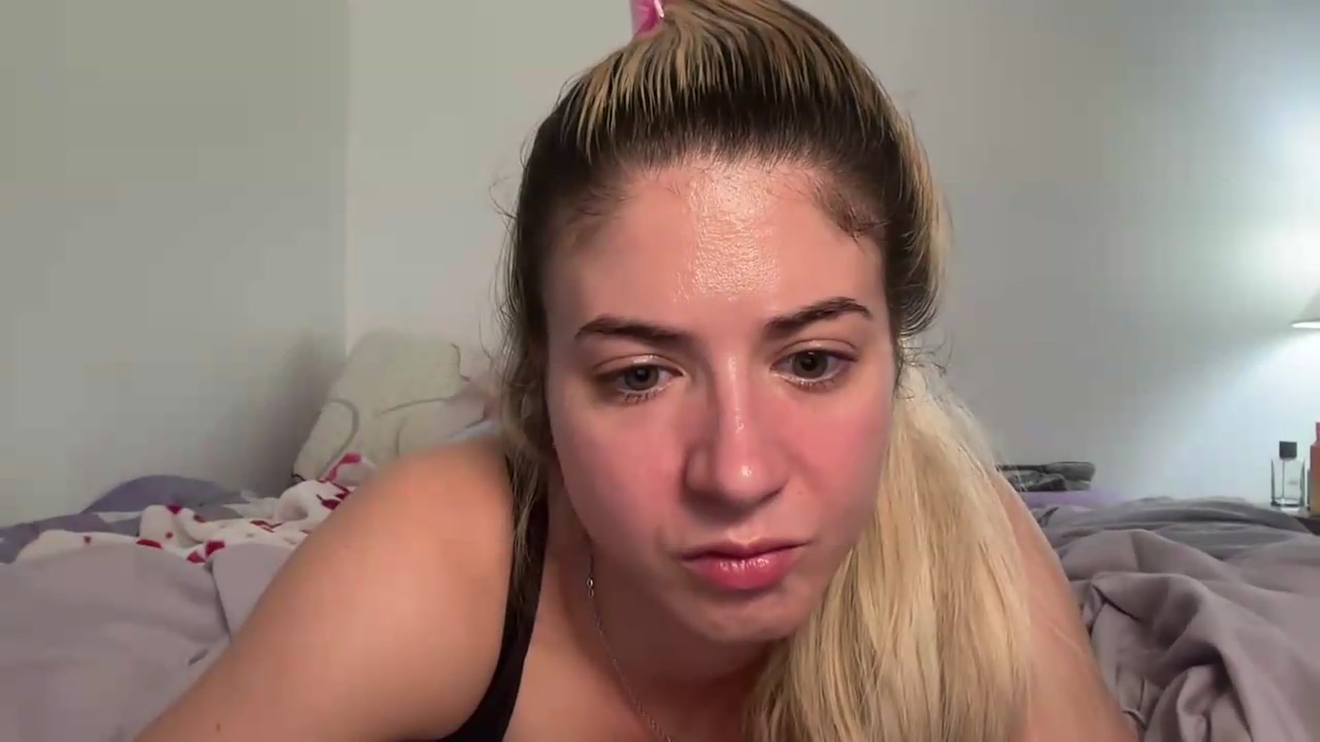 Gallery image thumbnail from KendallK1's myfreecams stream on, 09/05/2026, 18:12 image 15 of 20