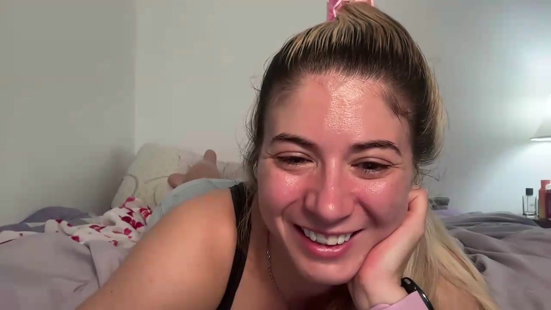 Gallery image thumbnail from KendallK1's myfreecams stream on, 09/05/2026, 18:12 image 7 of 20
